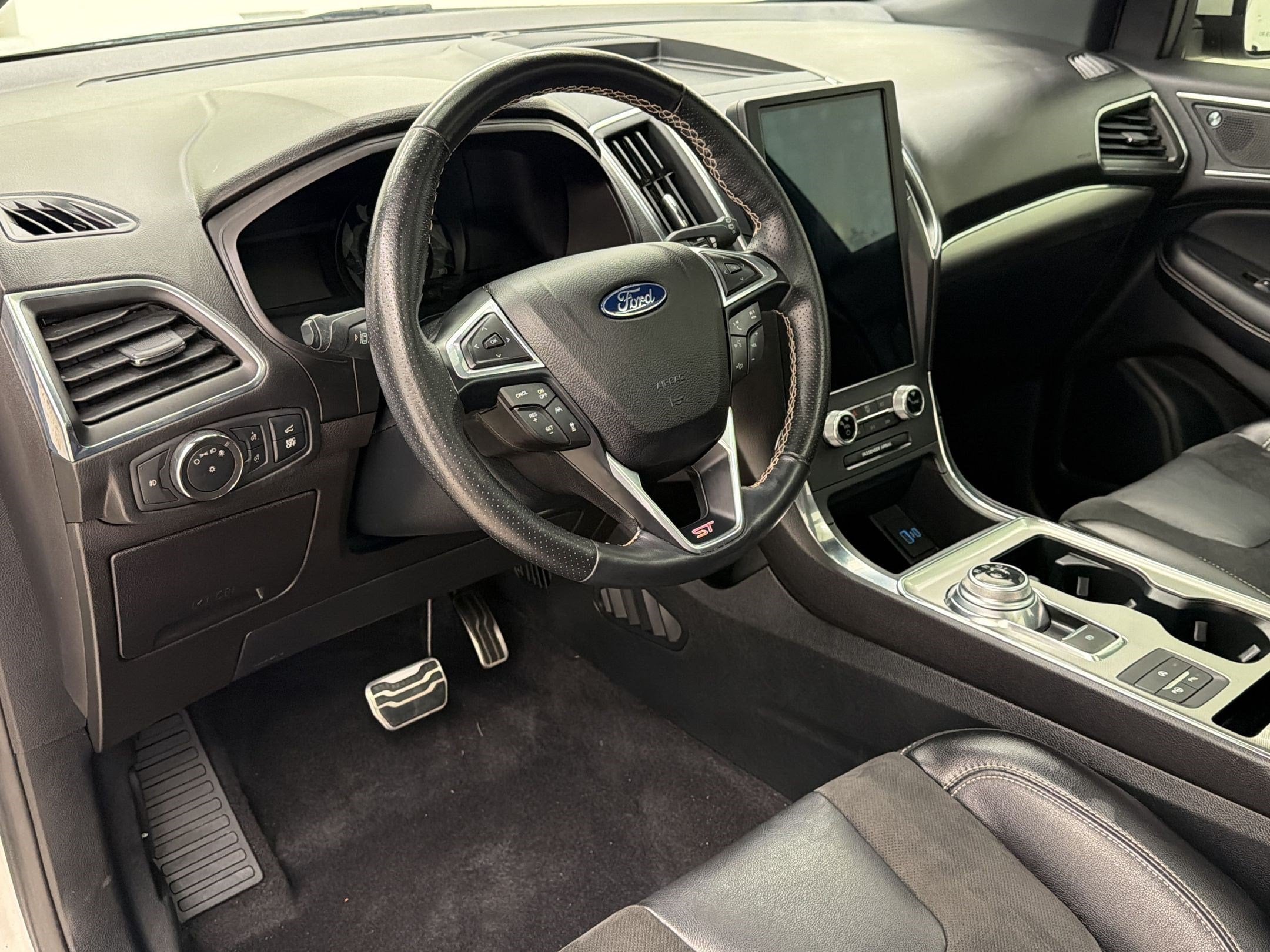 Edge ST SUV