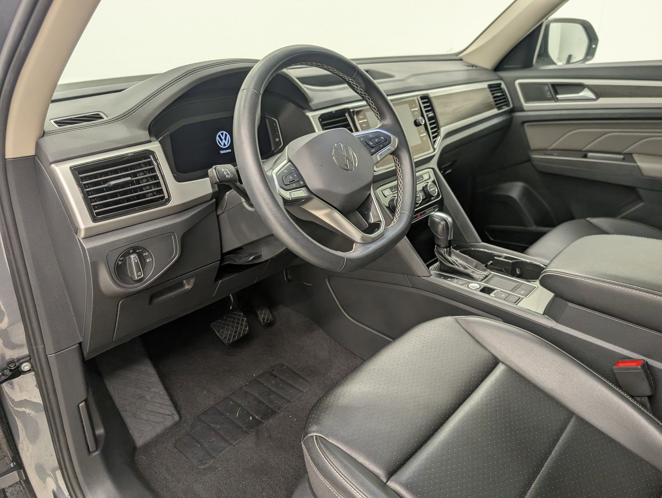 2022 Volkswagen Atlas V6 SE Technology photo 3