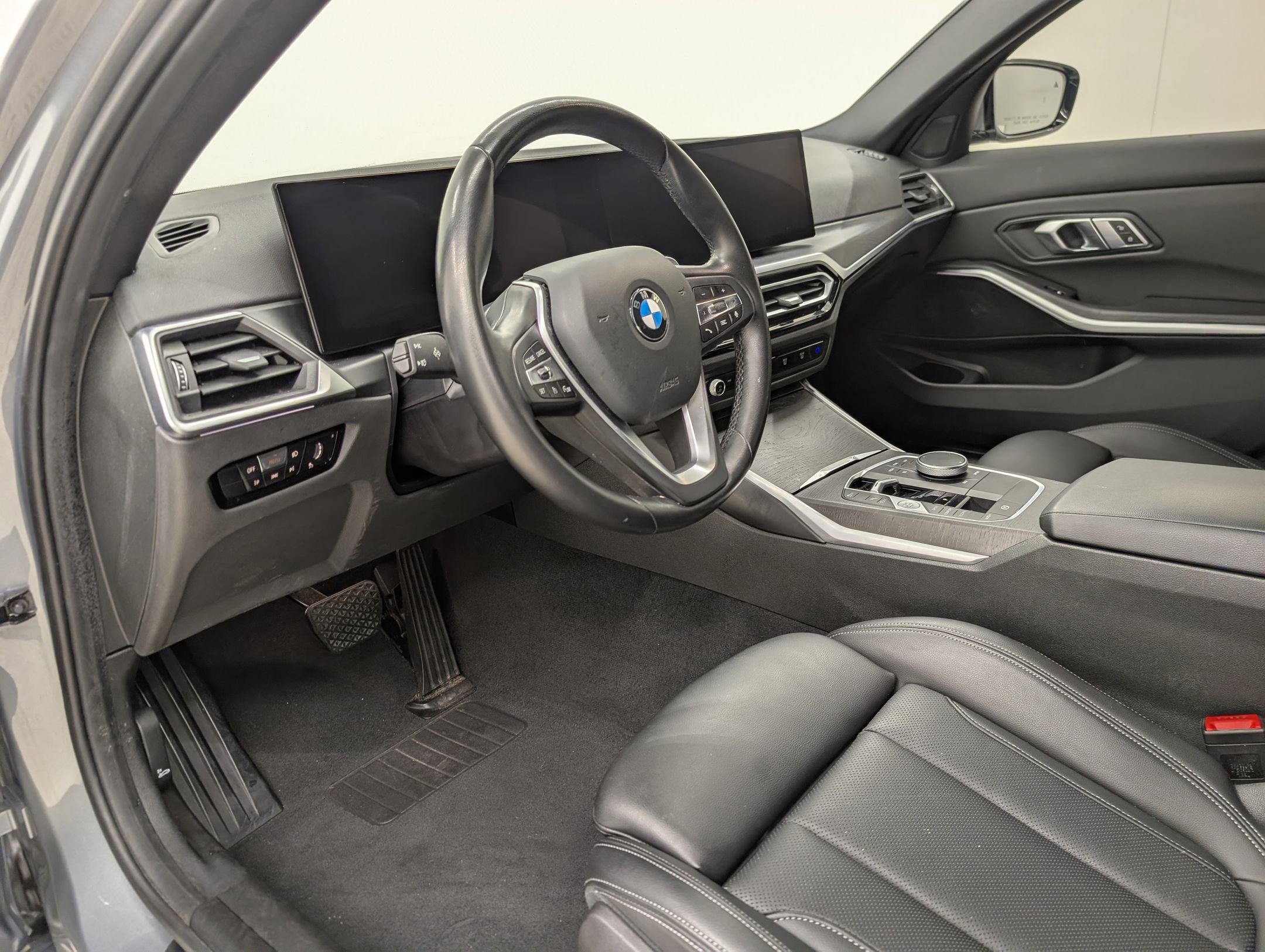 2023 Bmw 330i Sedan photo 4
