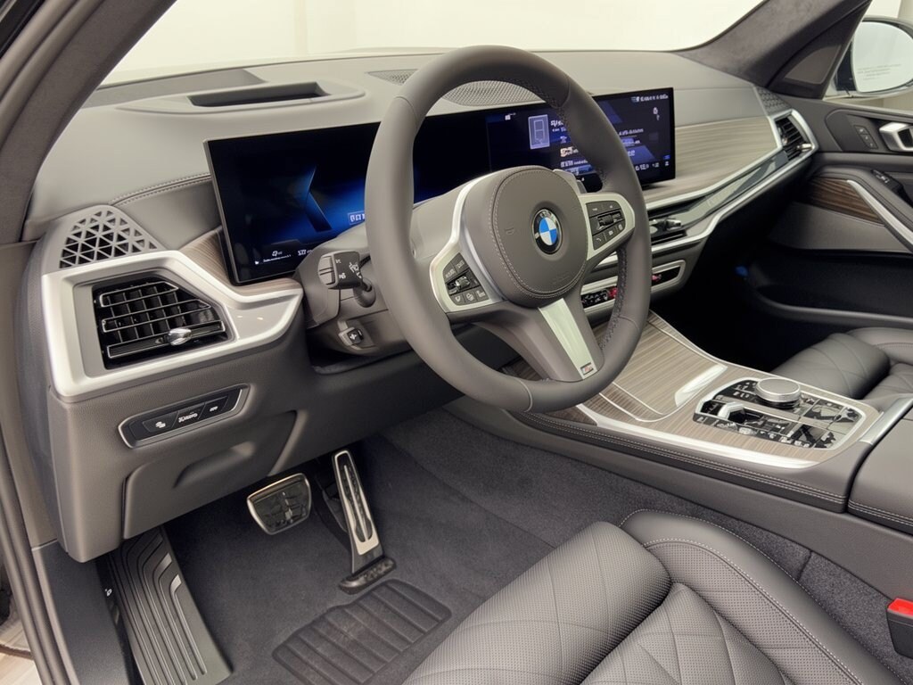 New 2027 BMW X7 xDrive40i SUV