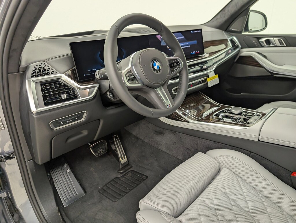 New 2026 BMW X7 xDrive40i SUV