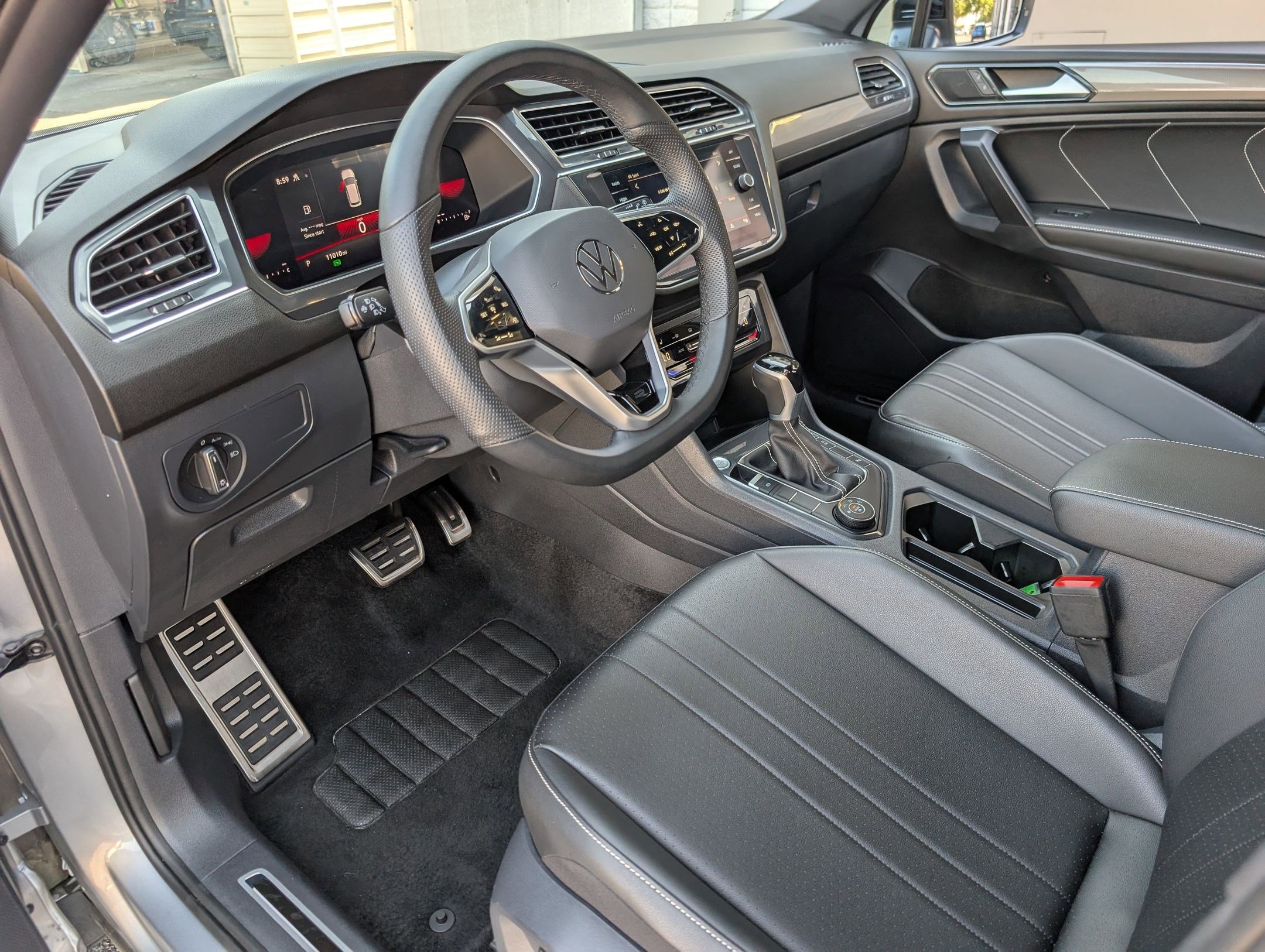 2024 Volkswagen Tiguan SE R-Line Black photo 4