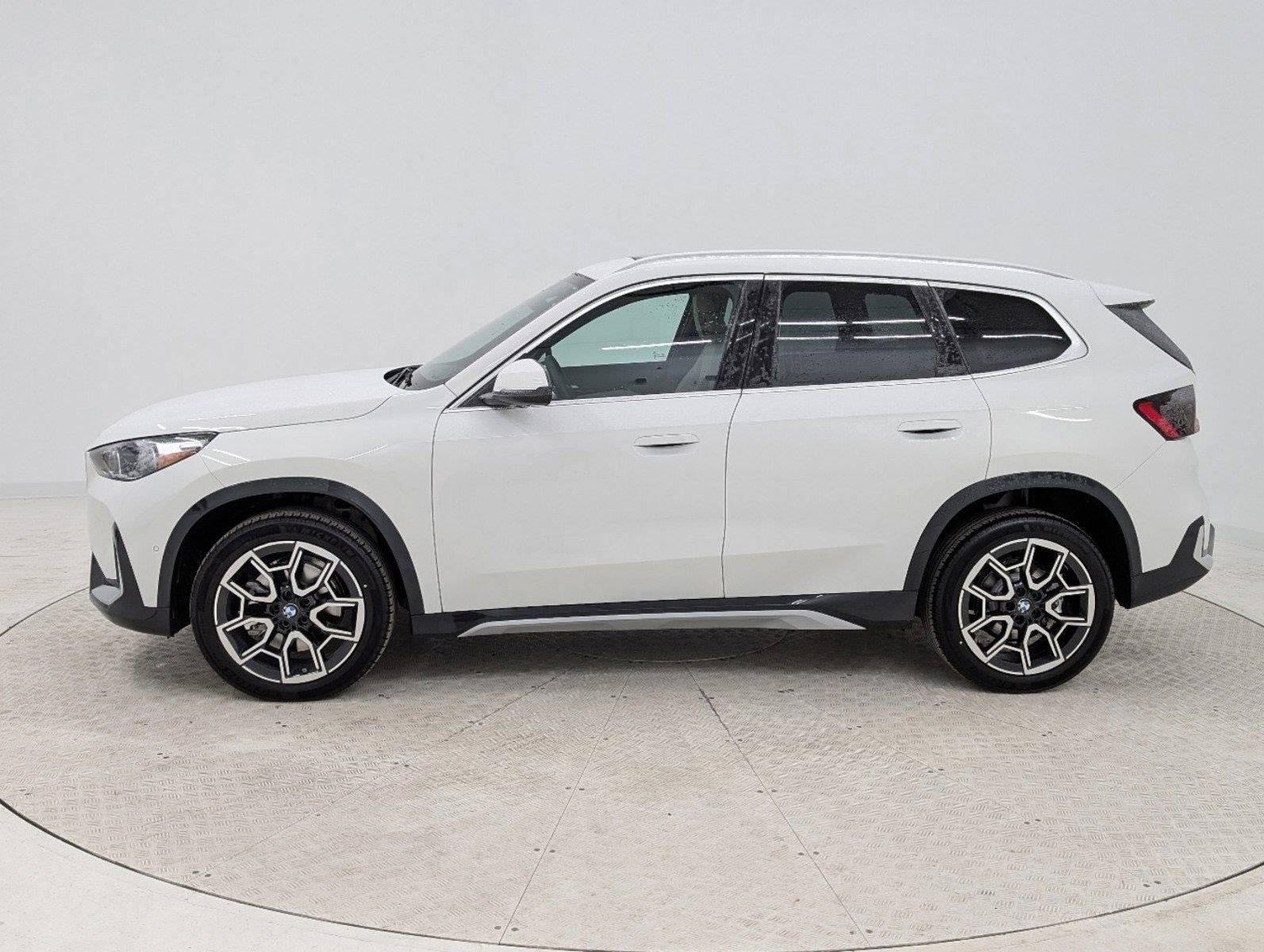 2025 Bmw X1 XDrive28i photo 2