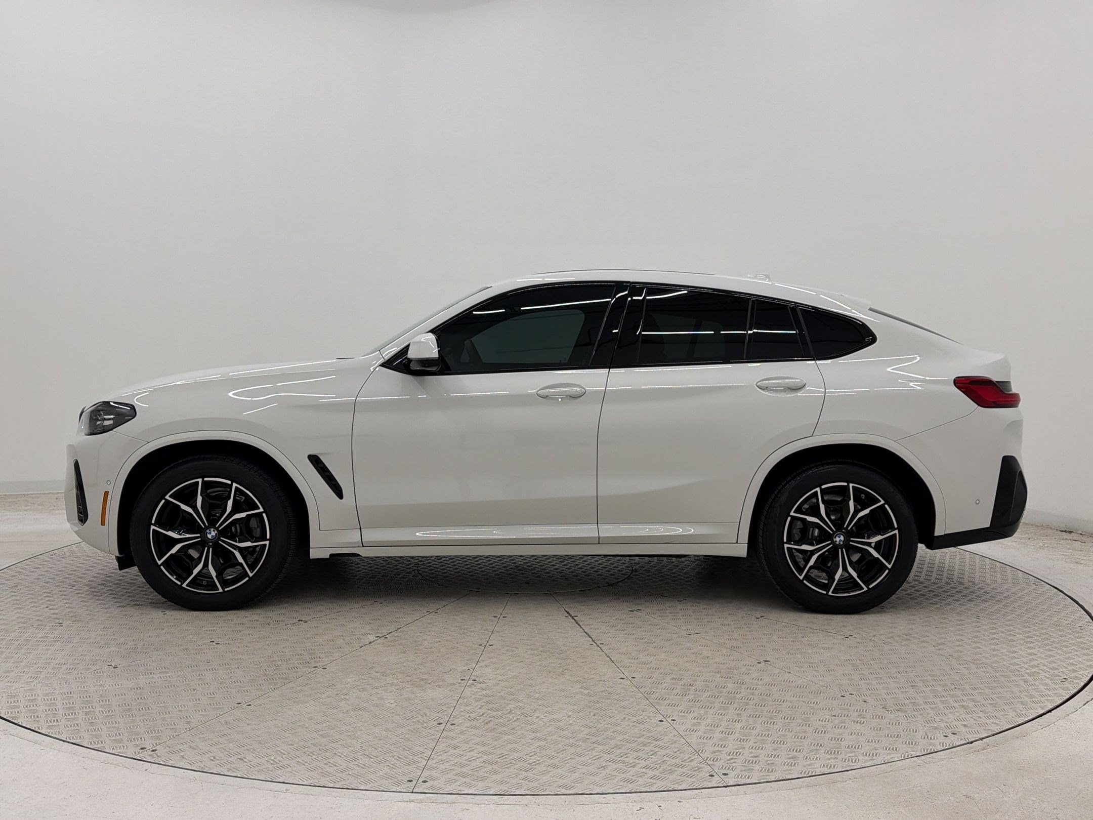 X4 SUV