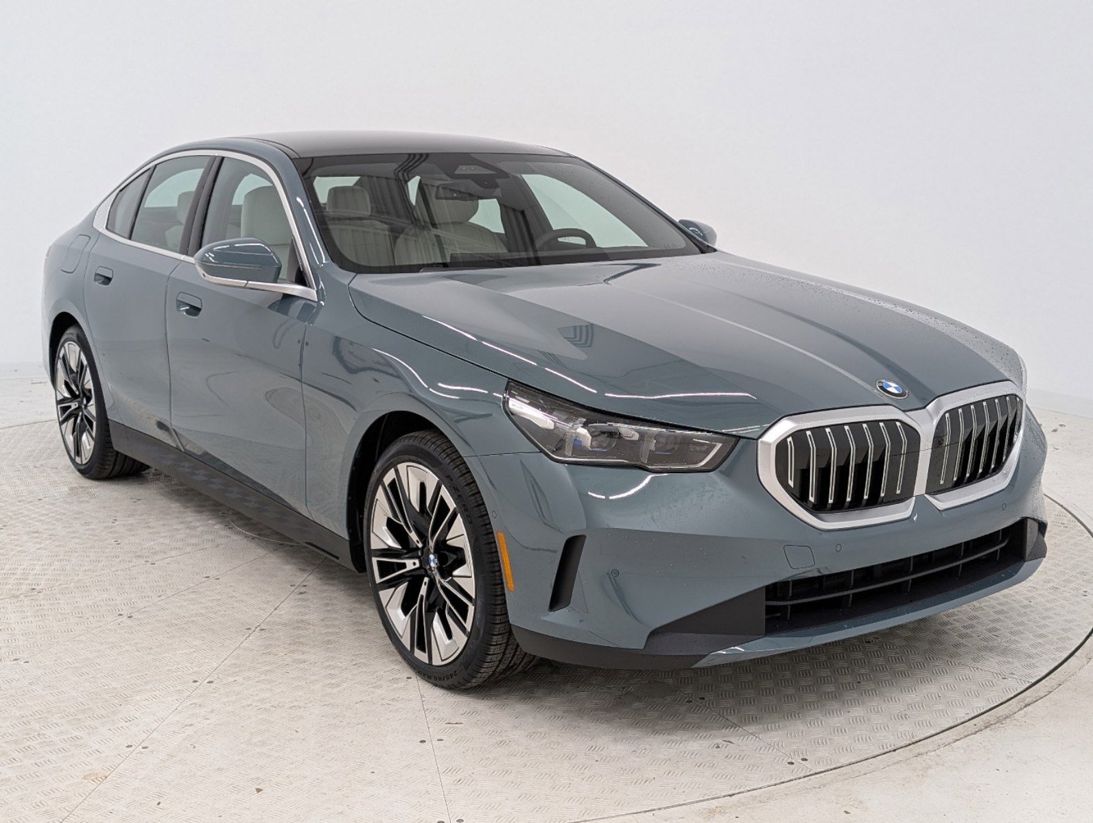2025 Bmw 530i photo 2