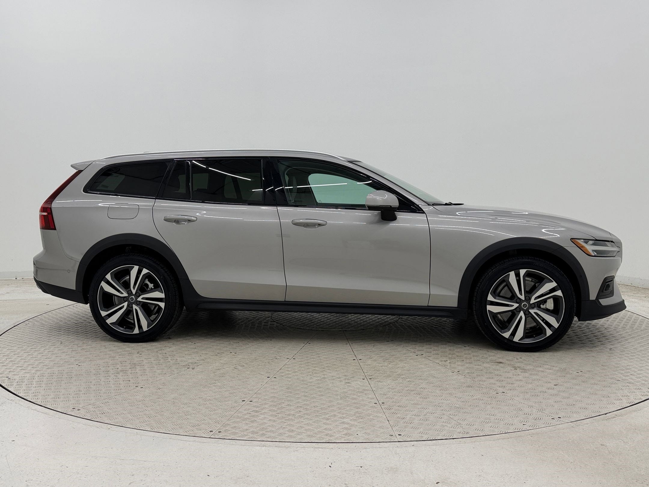 V60 Cross Country Plus Wagon