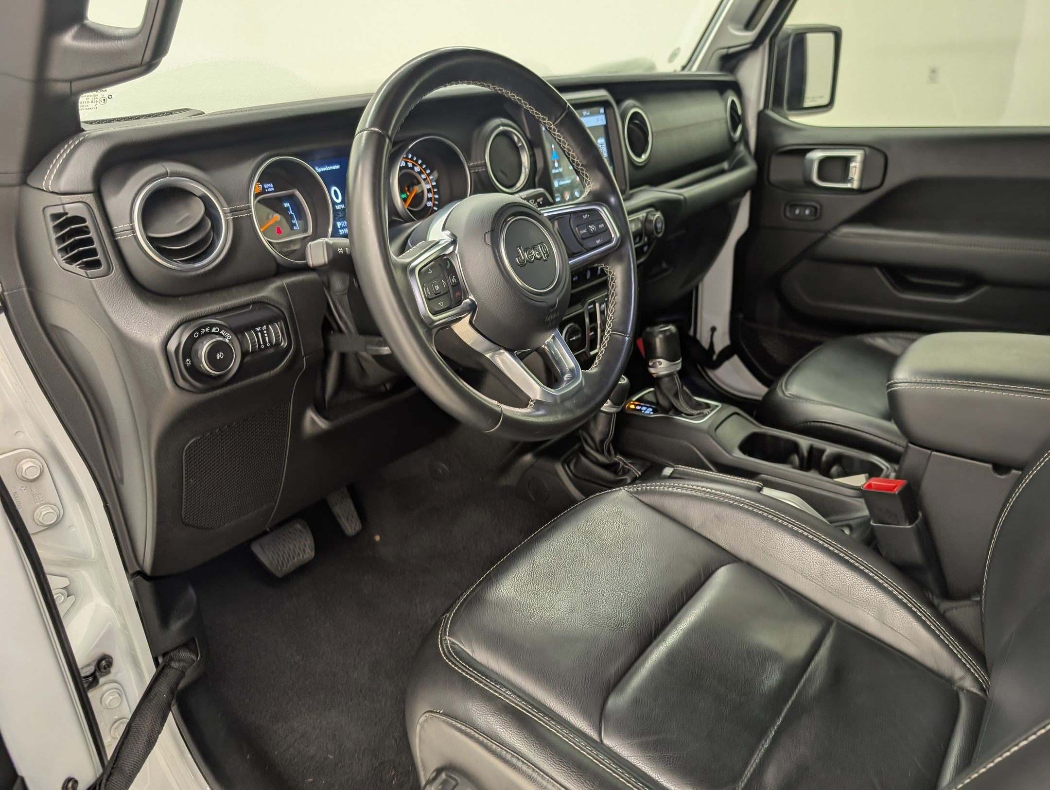 2020 Jeep Wrangler Unlimited Sahara photo 4