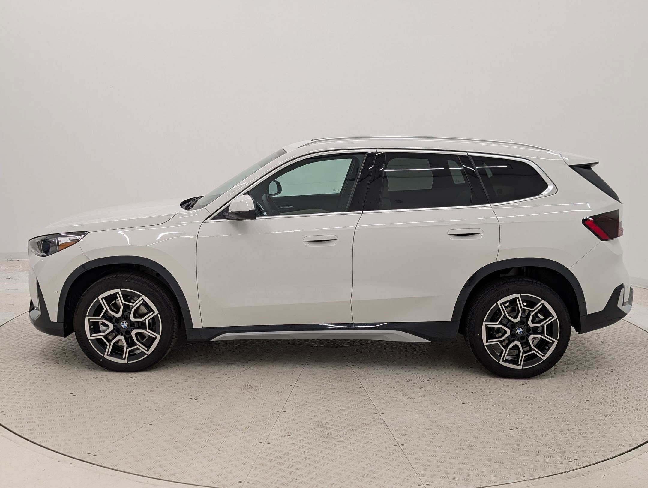 2026 Bmw X1 XDrive28i photo 2