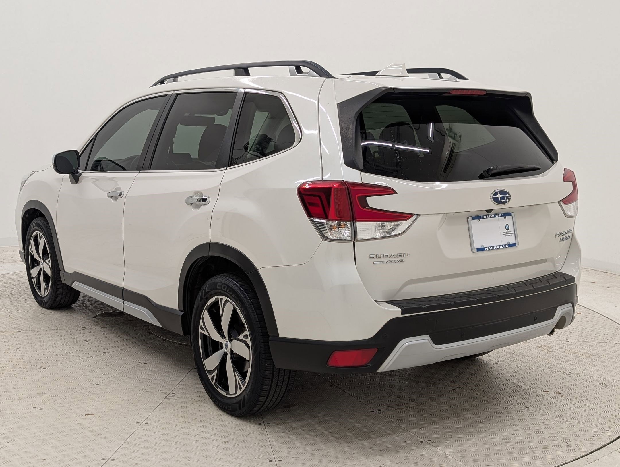 2019 Subaru Forester Touring photo 2