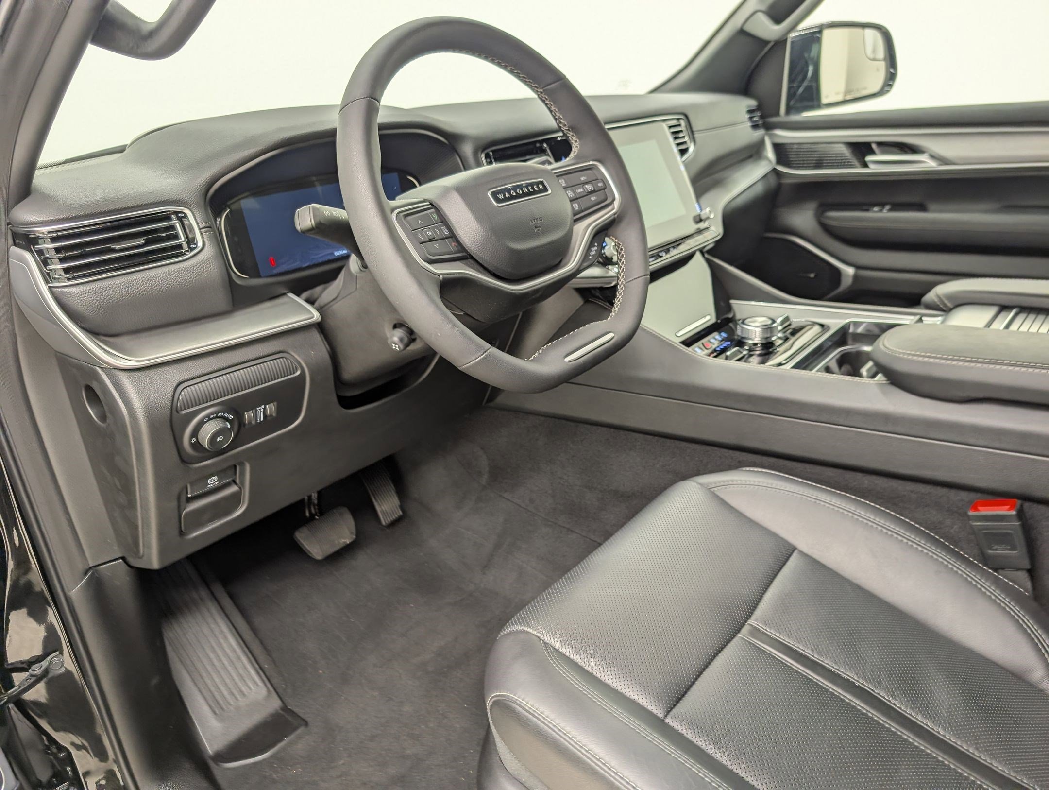 2025 Jeep Wagoneer Series II Carbide photo 2