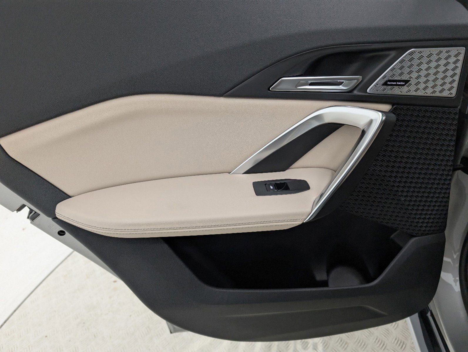 2025 BMW X1 28i - Photo 25