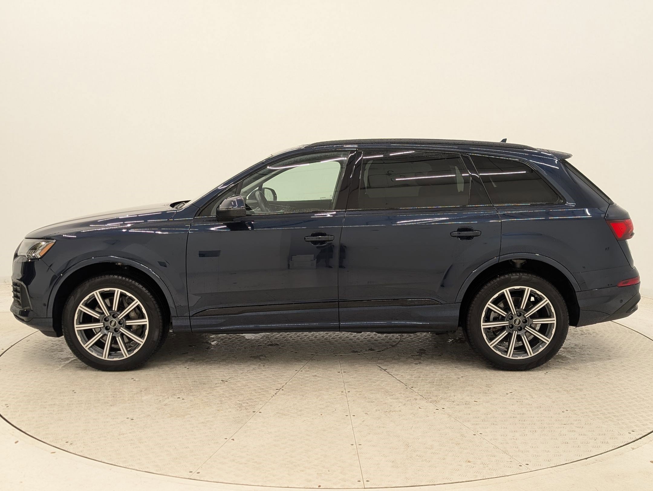 2024 Audi Q7 Premium Plus photo 2