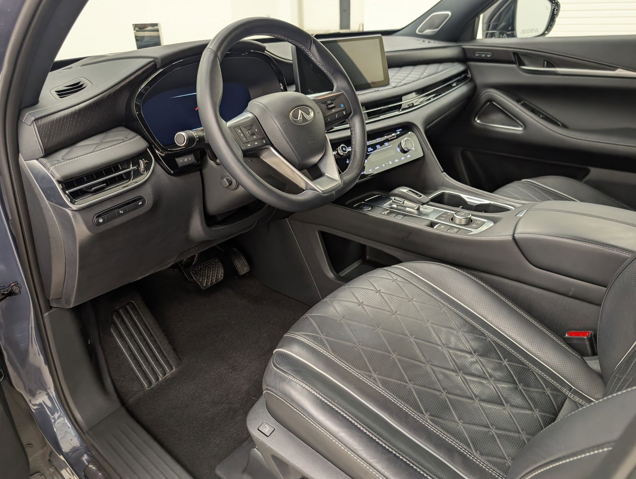 2023 Infiniti QX60 Autograph photo 2