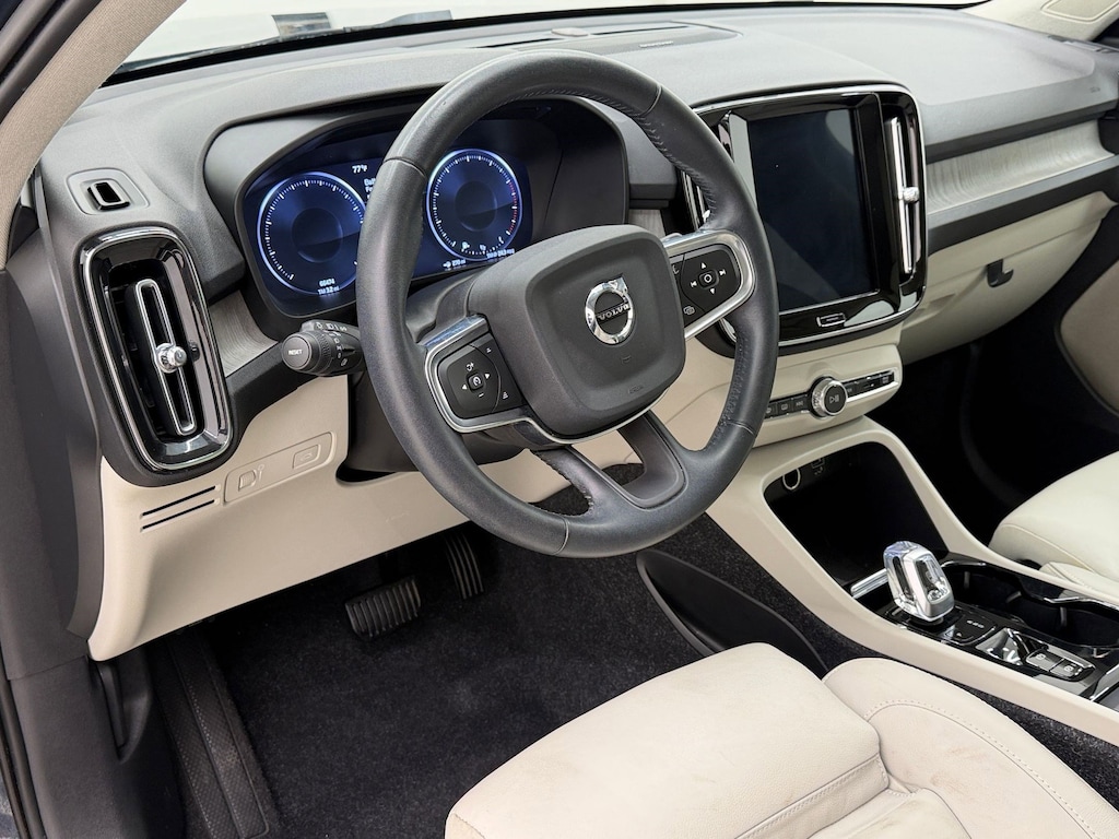 Used 2021 Volvo XC40 Inscription SUV