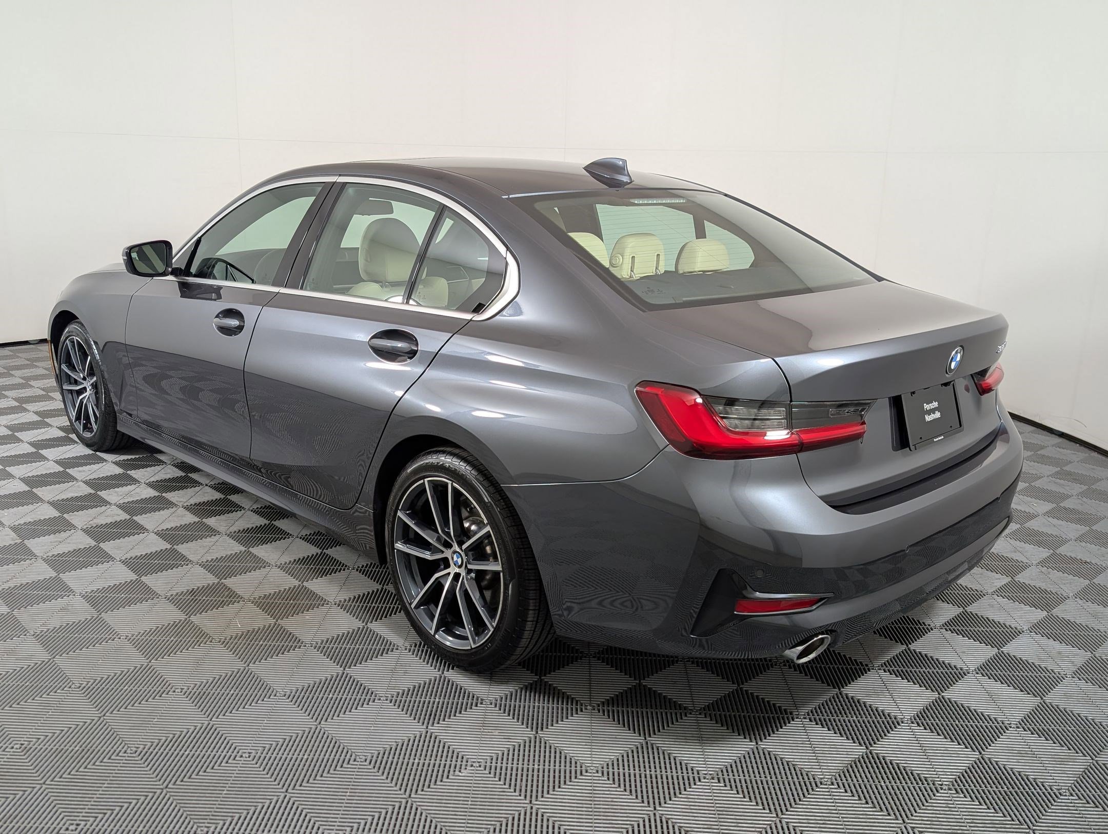 2019 Bmw 330i Sedan photo 2