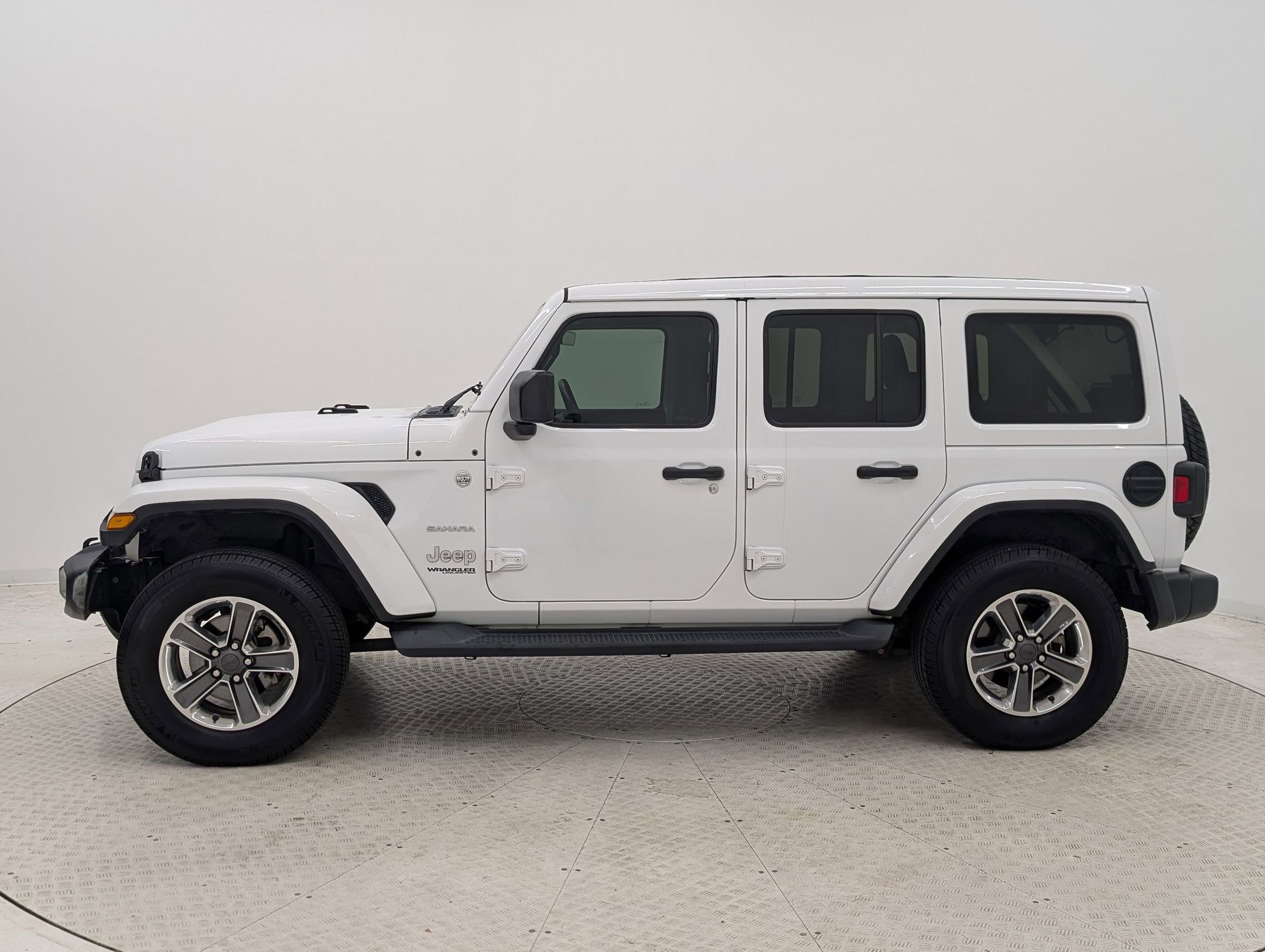 2020 Jeep Wrangler Unlimited Sahara photo 2