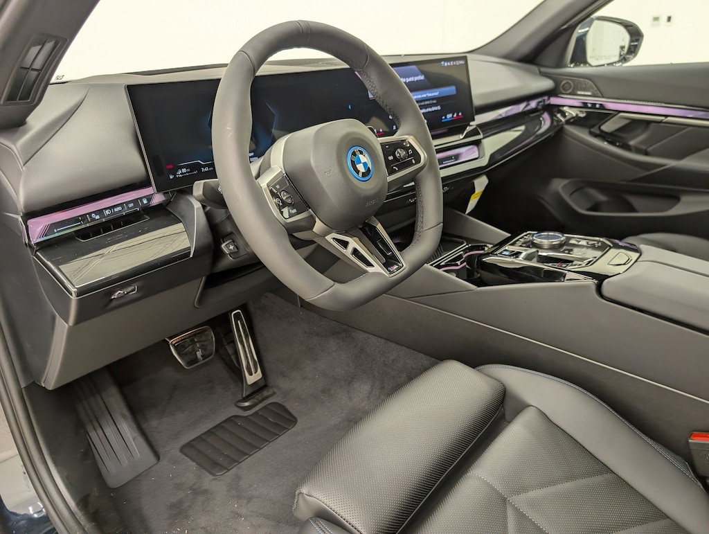 New 2026 BMW 550e xDrive Sedan