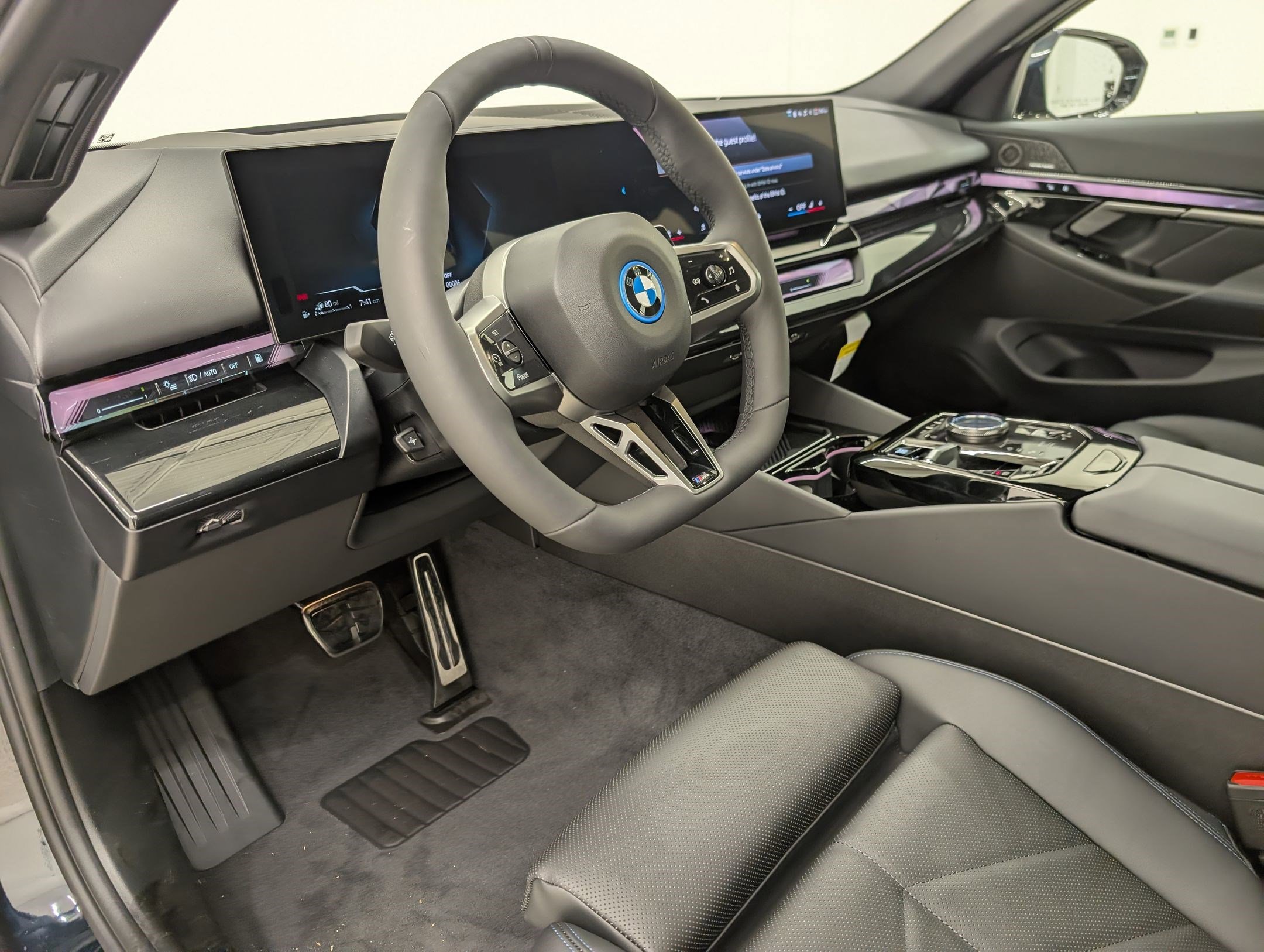 2026 Bmw 550e xDrive photo 4