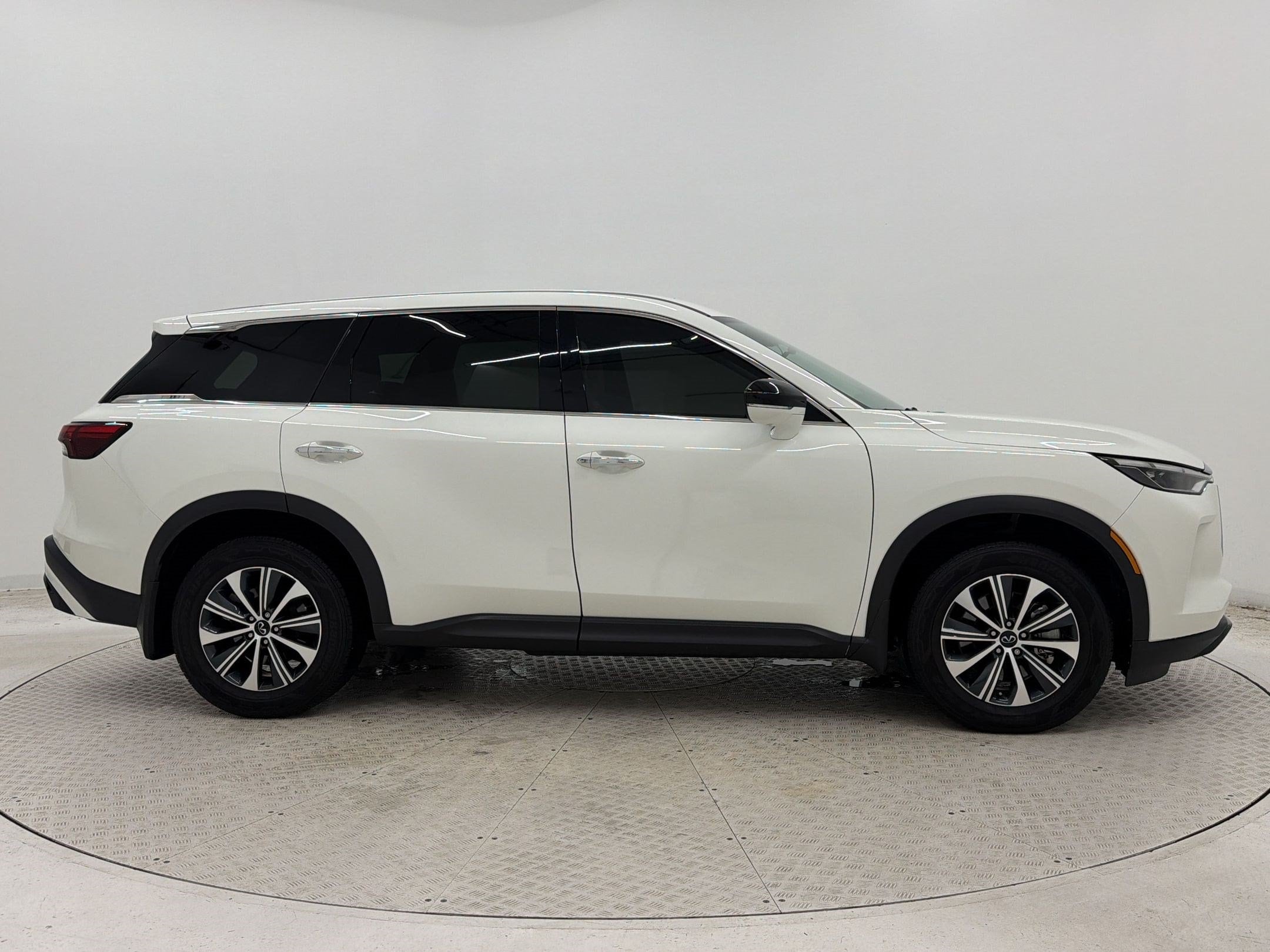 QX60 PURE SUV