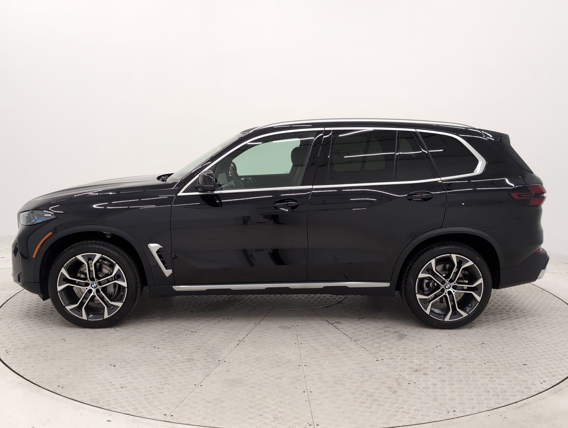 2026 Bmw X5 sDrive40i photo 2