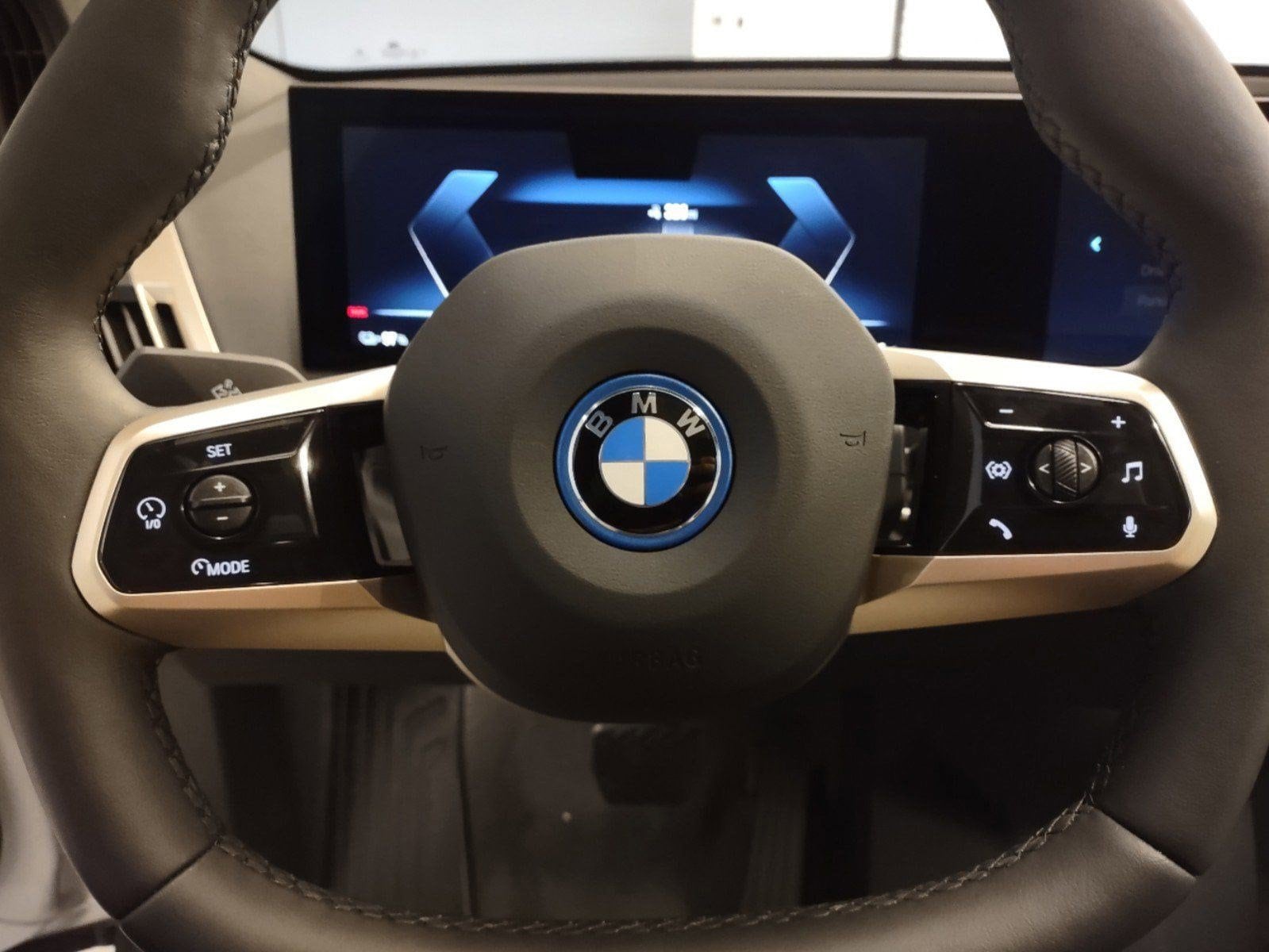 2023 BMW iX Base - Photo 12