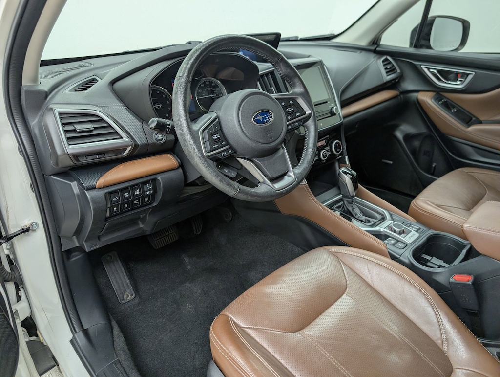 2019 Subaru Forester Touring photo 3