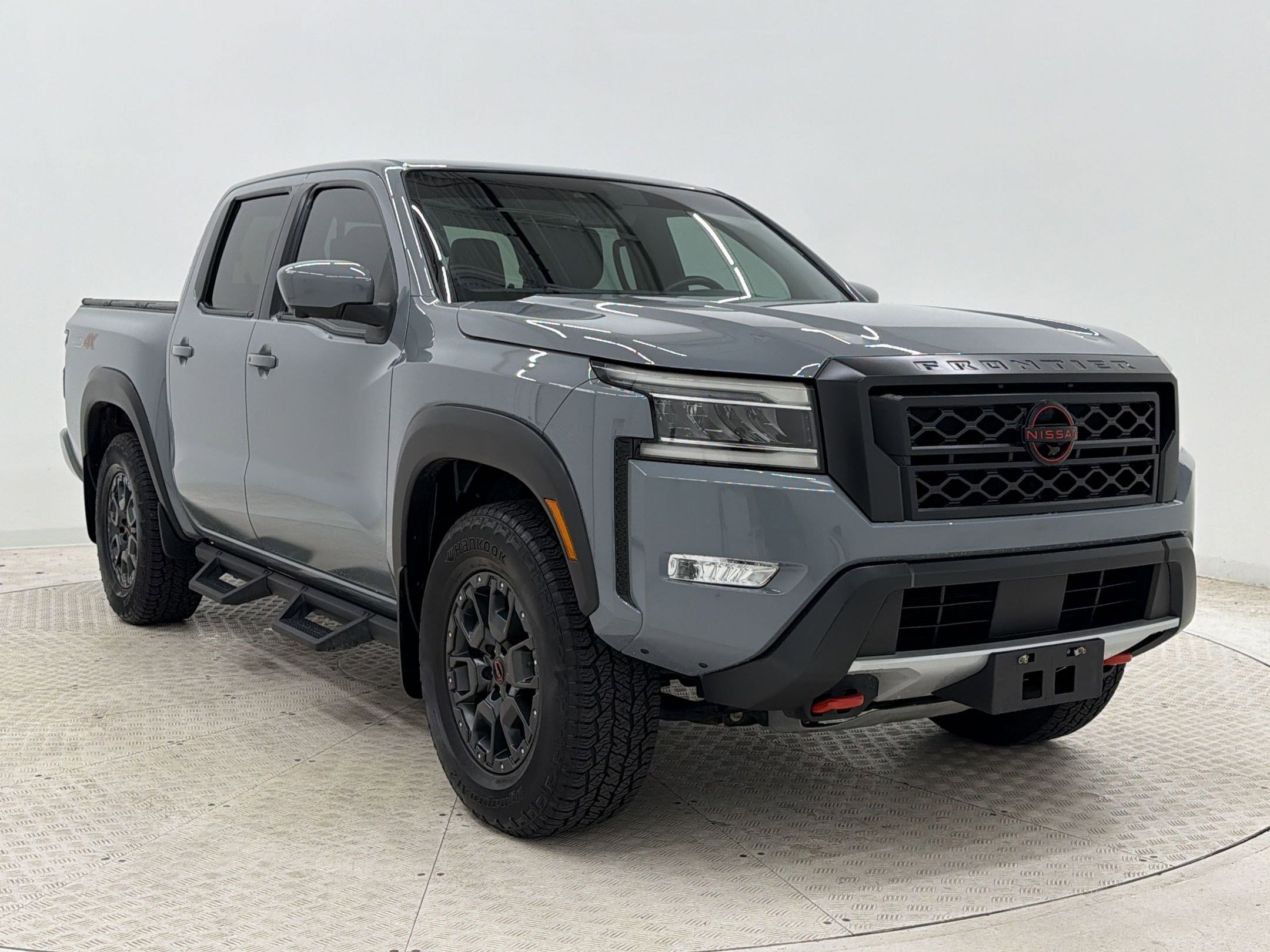 Frontier PRO-4X Truck Crew Cab
