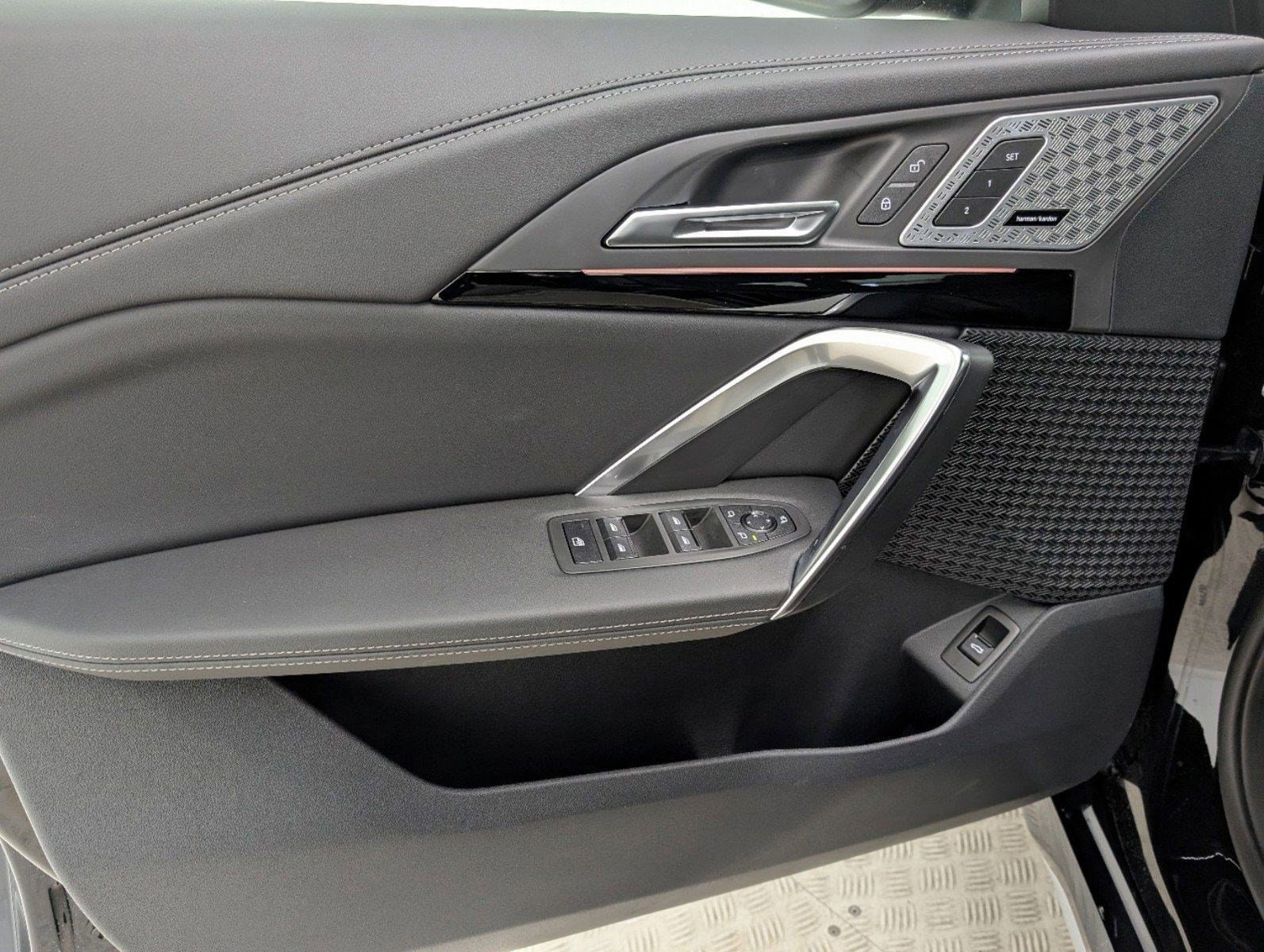 2025 BMW X1 28i - Photo 12