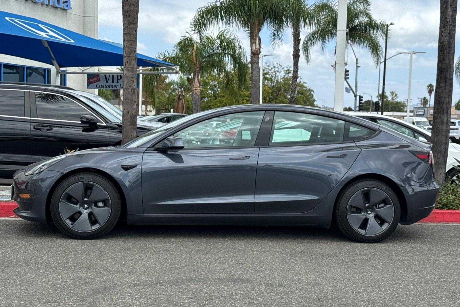 Used 2022 Tesla Model 3 Long Range with VIN 5YJ3E1EB3NF206632 for sale in Buena Park, CA