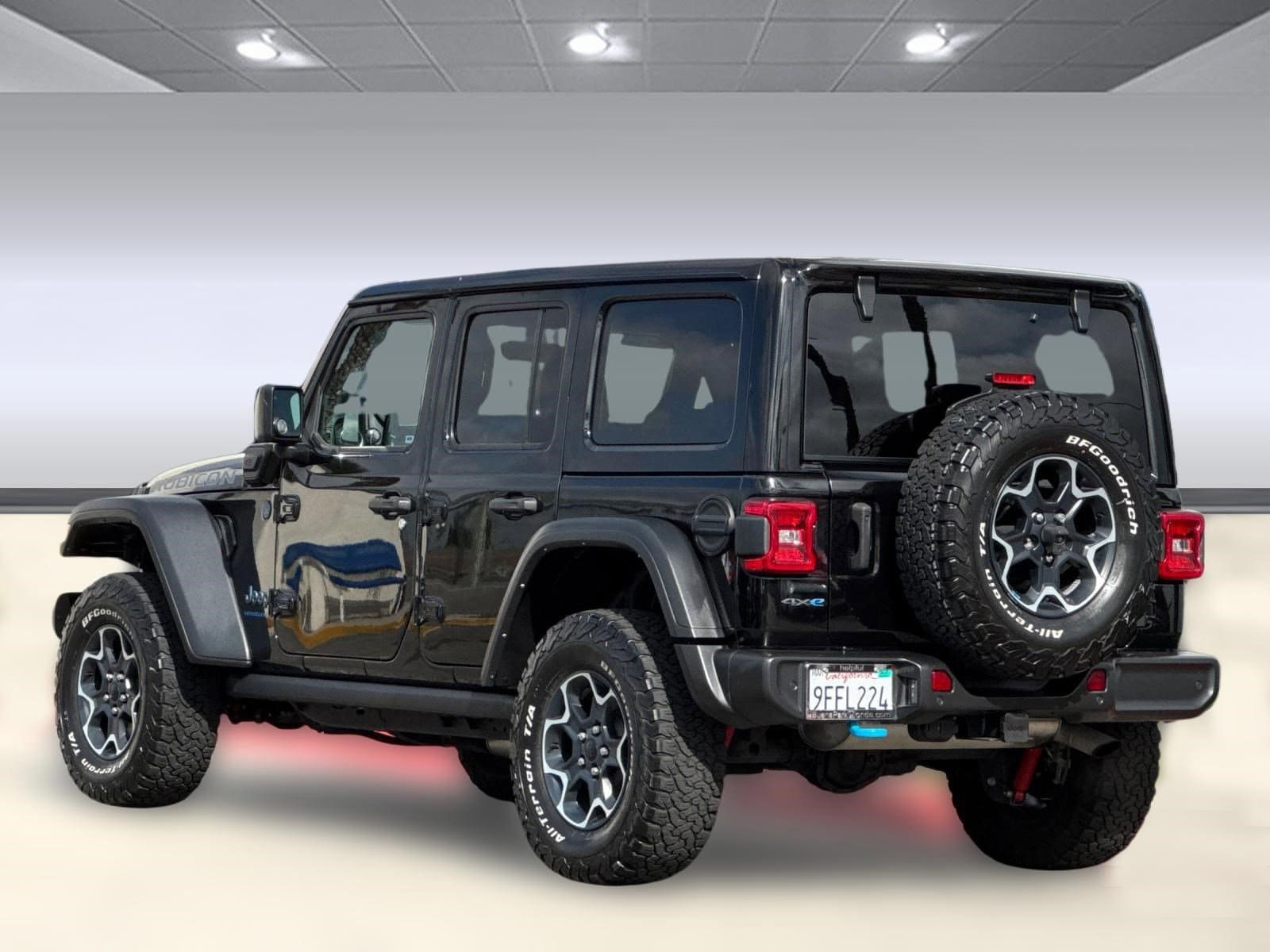 2023 Jeep Wrangler 4xe Rubicon photo 2