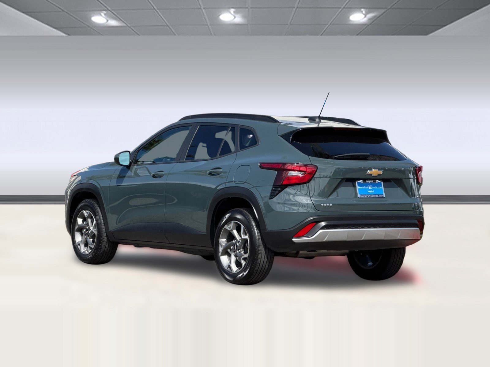 2025 Chevrolet Trax LT photo 2