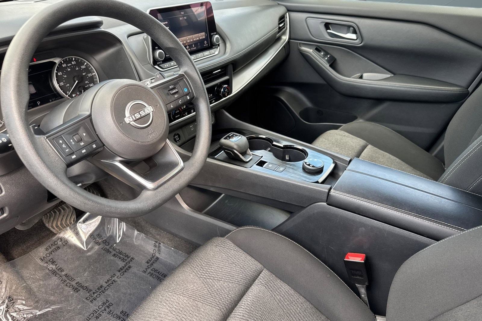 2024 Nissan Rogue SV photo 4