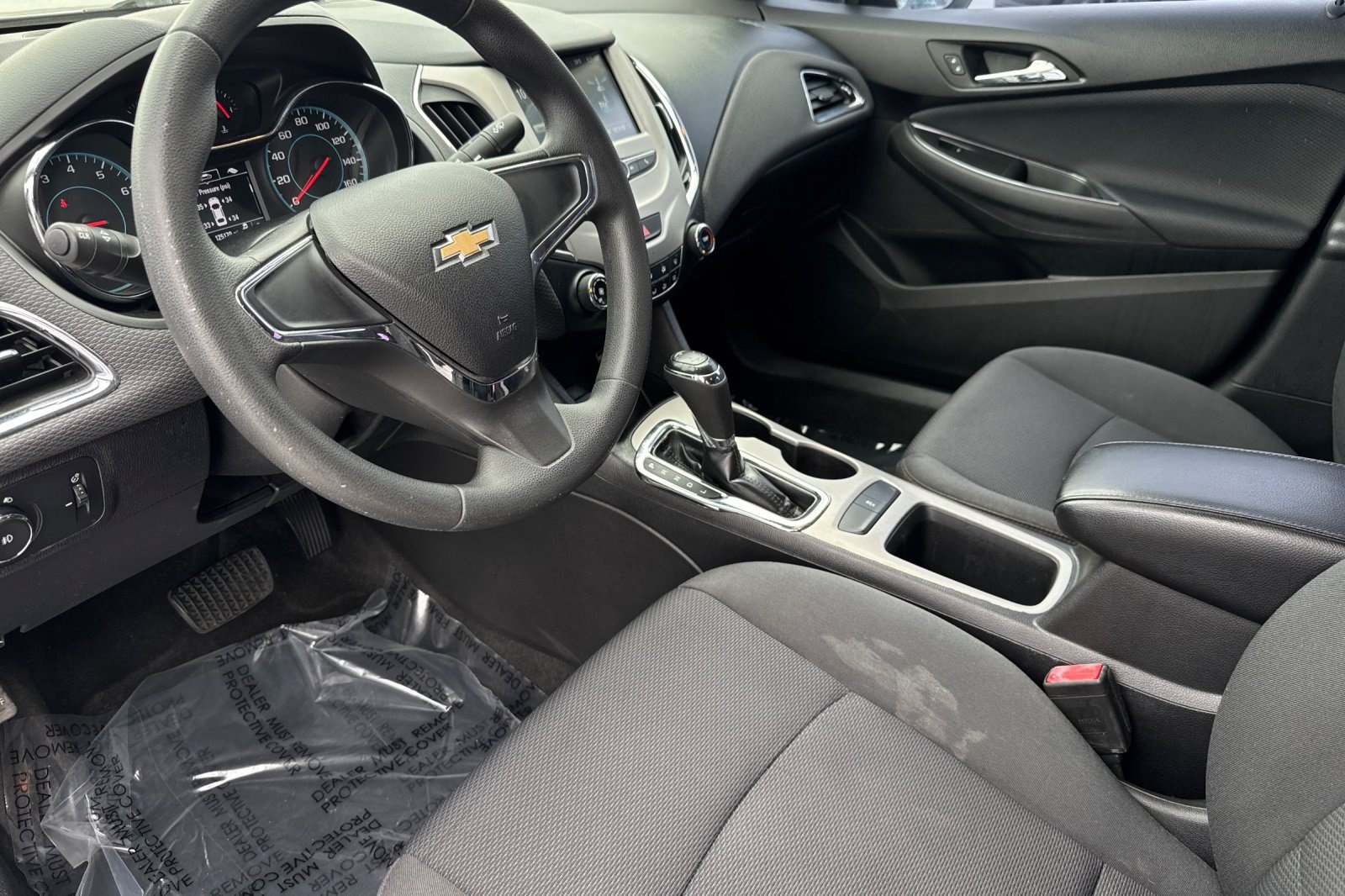 Cruze LS Sedan
