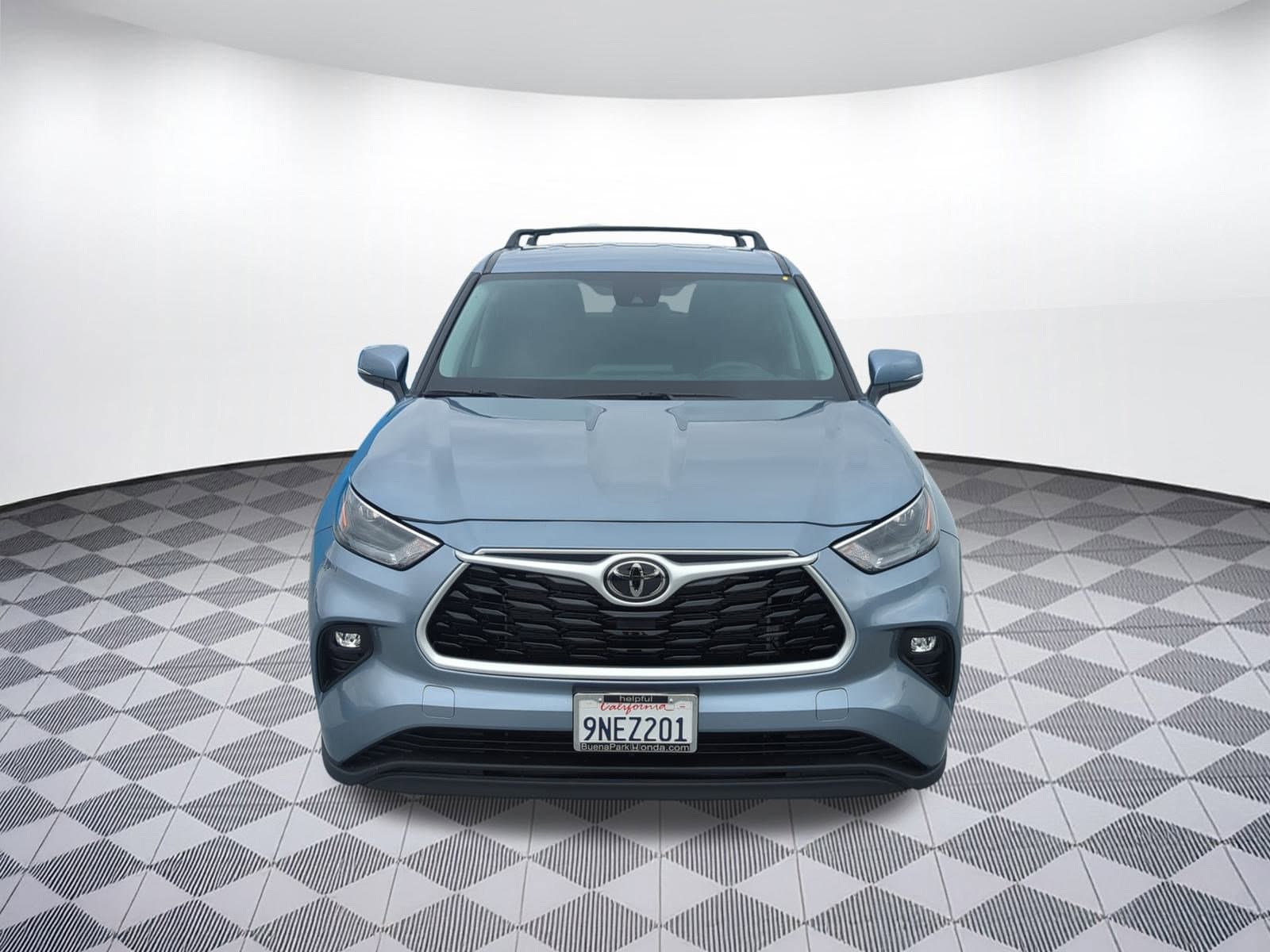 Used 2024 Toyota Highlander LE with VIN 5TDKDRAH1RS543874 for sale in Buena Park, CA