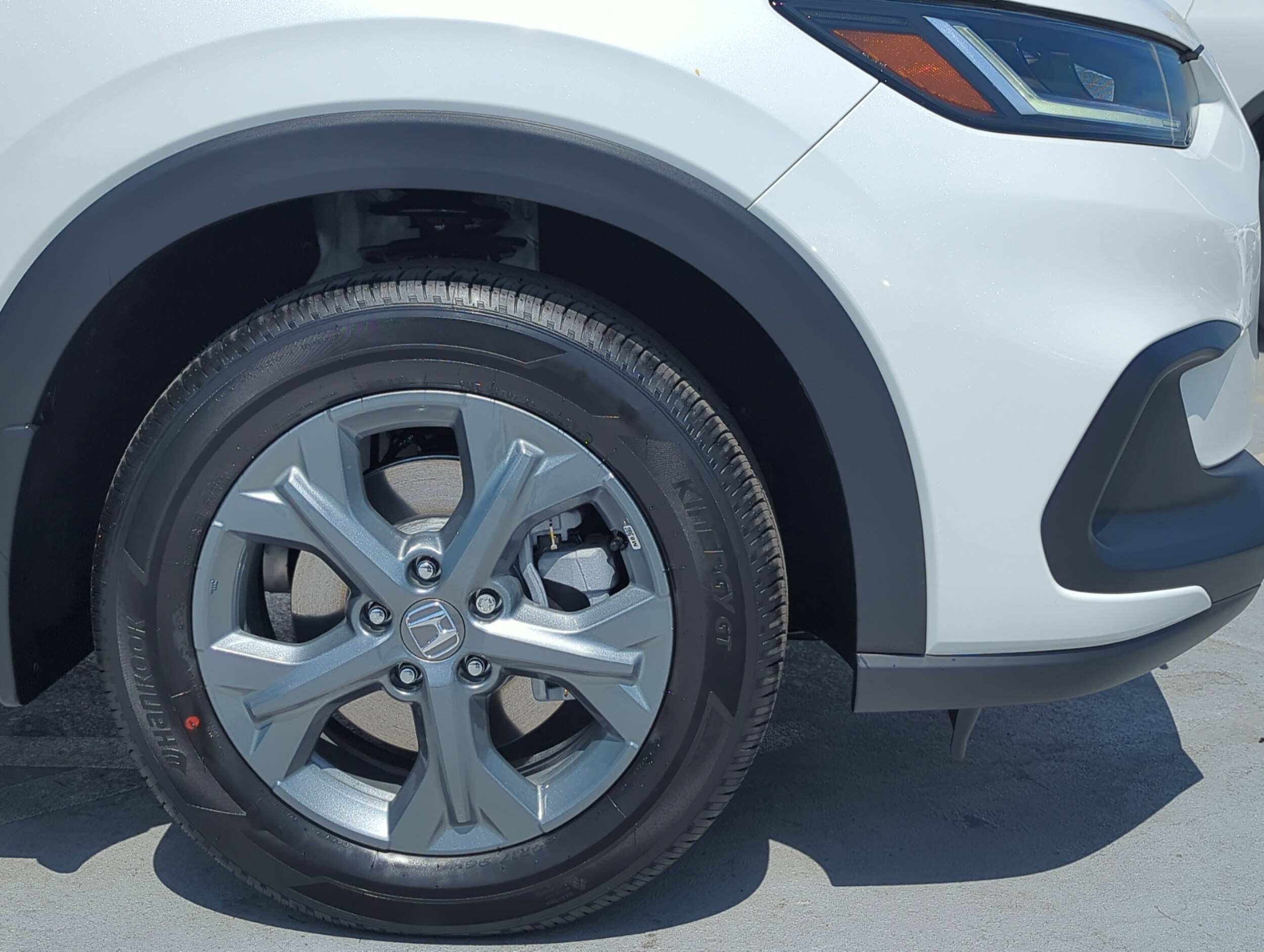 2026 Honda HR-V LX photo 2
