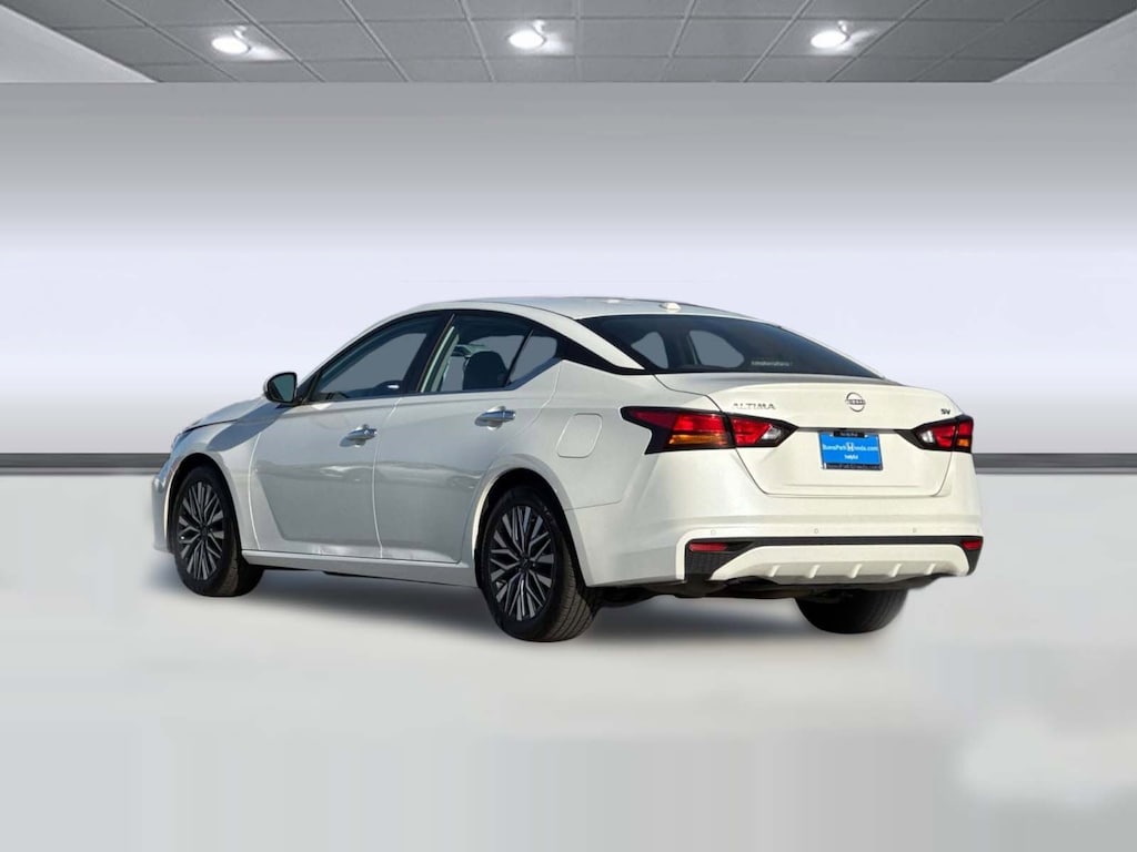 Used 2023 Nissan Altima 2.5 SV Sedan