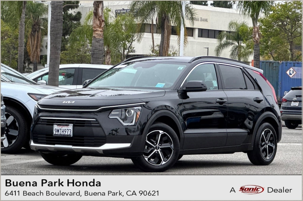Used 2024 Kia Niro LX SUV