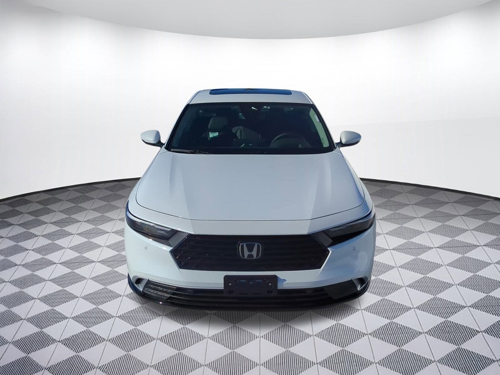 2025 Honda Accord Hybrid Touring photo 2
