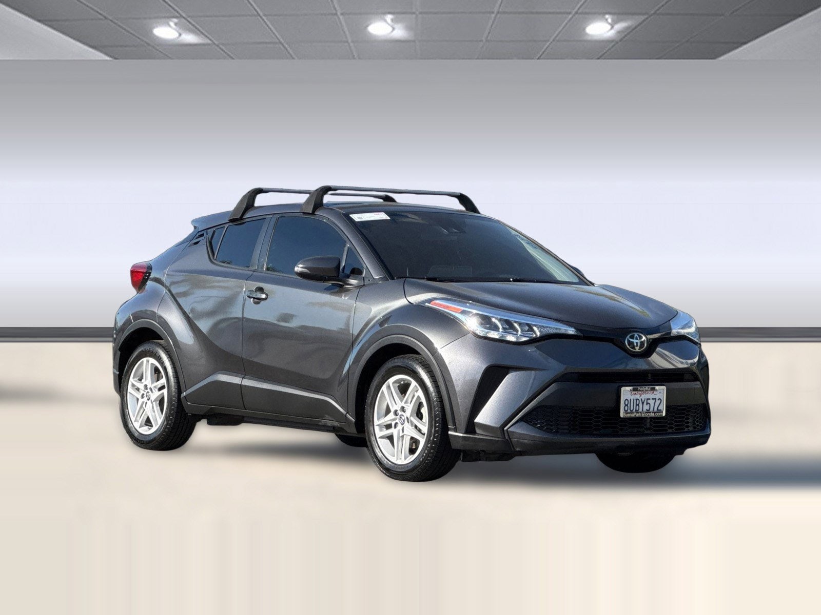 2021 Toyota C-HR LE photo 5