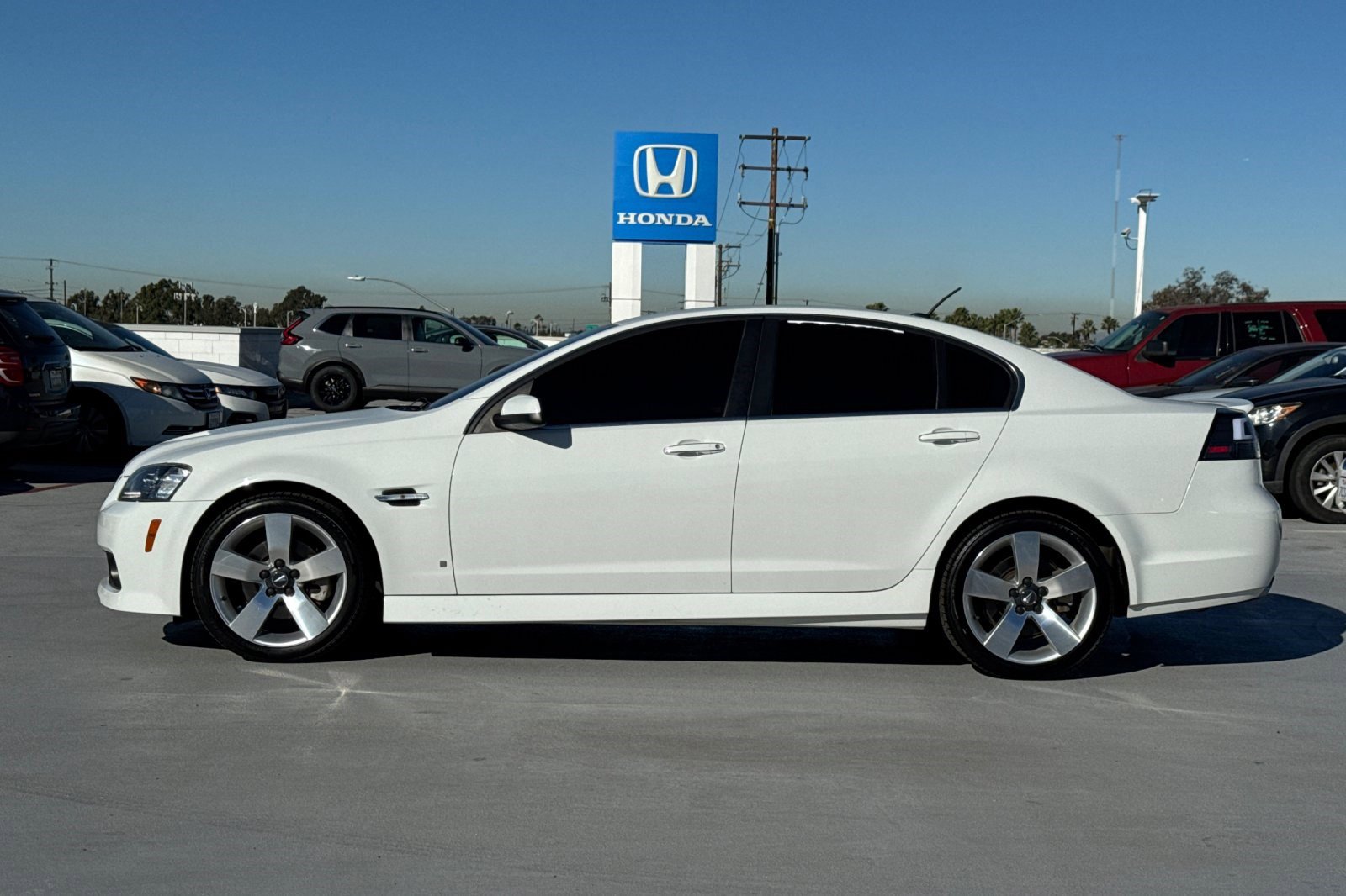 2009 Pontiac G8 GT photo 2