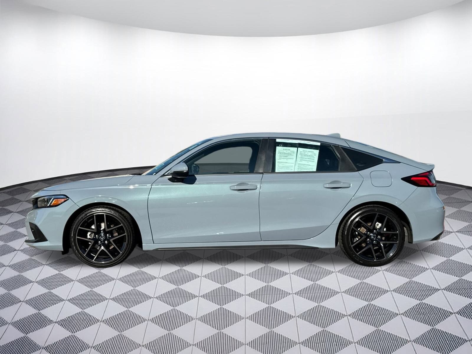 2022 Honda Civic Sport Touring Hatchback photo 2