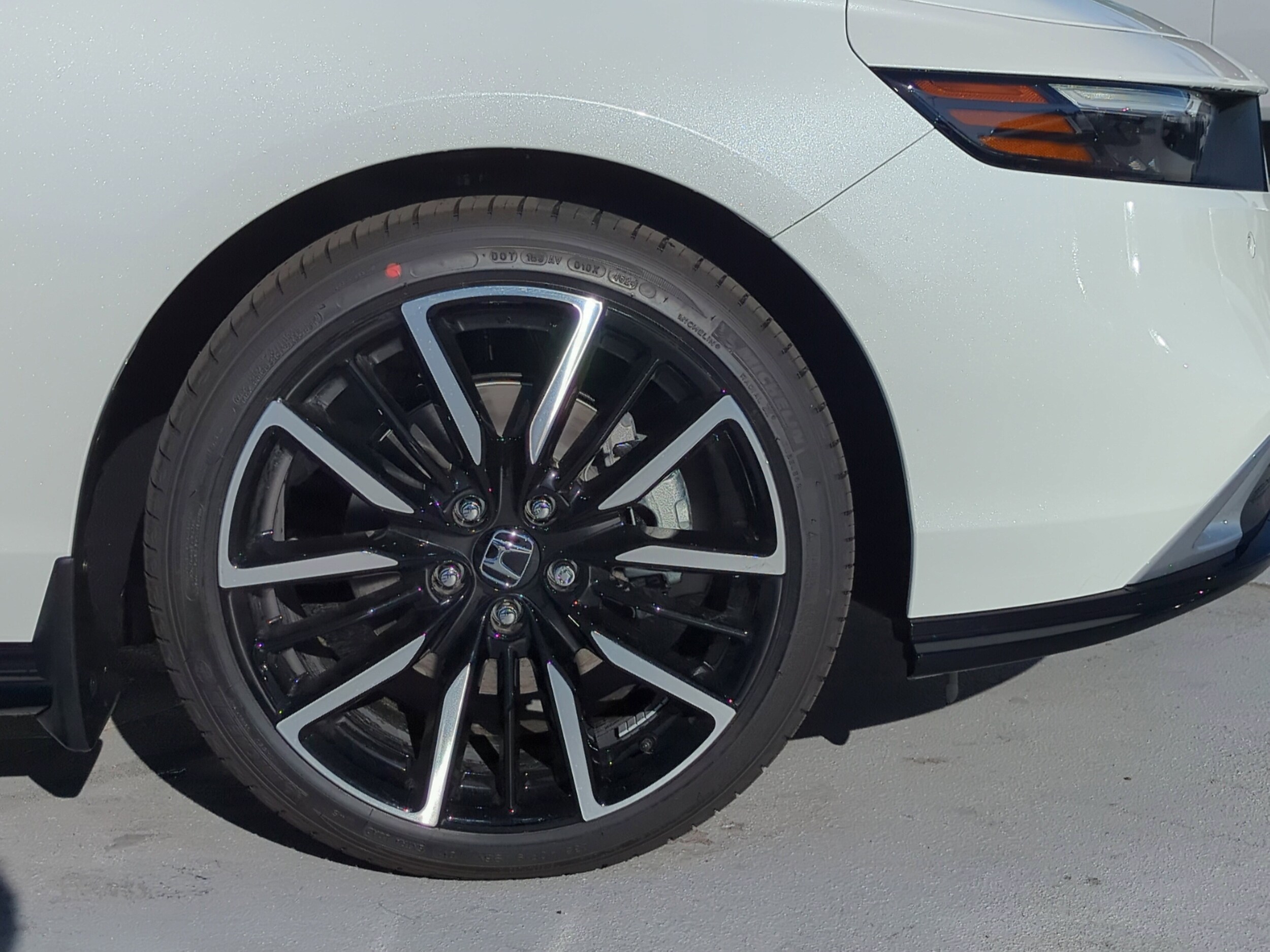 2025 Honda Accord Hybrid Touring photo 3