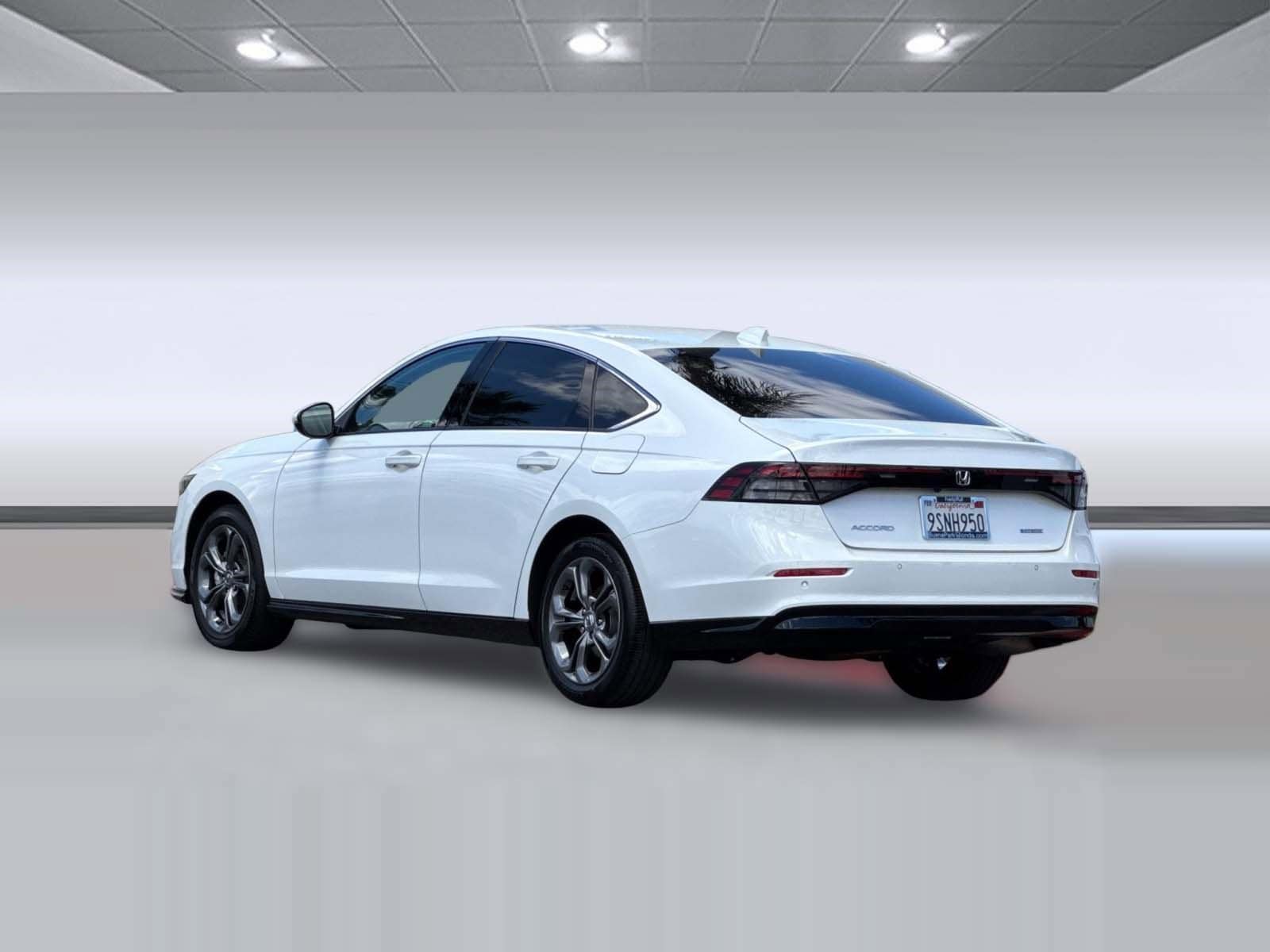 2024 Honda Accord Hybrid EX-L photo 2