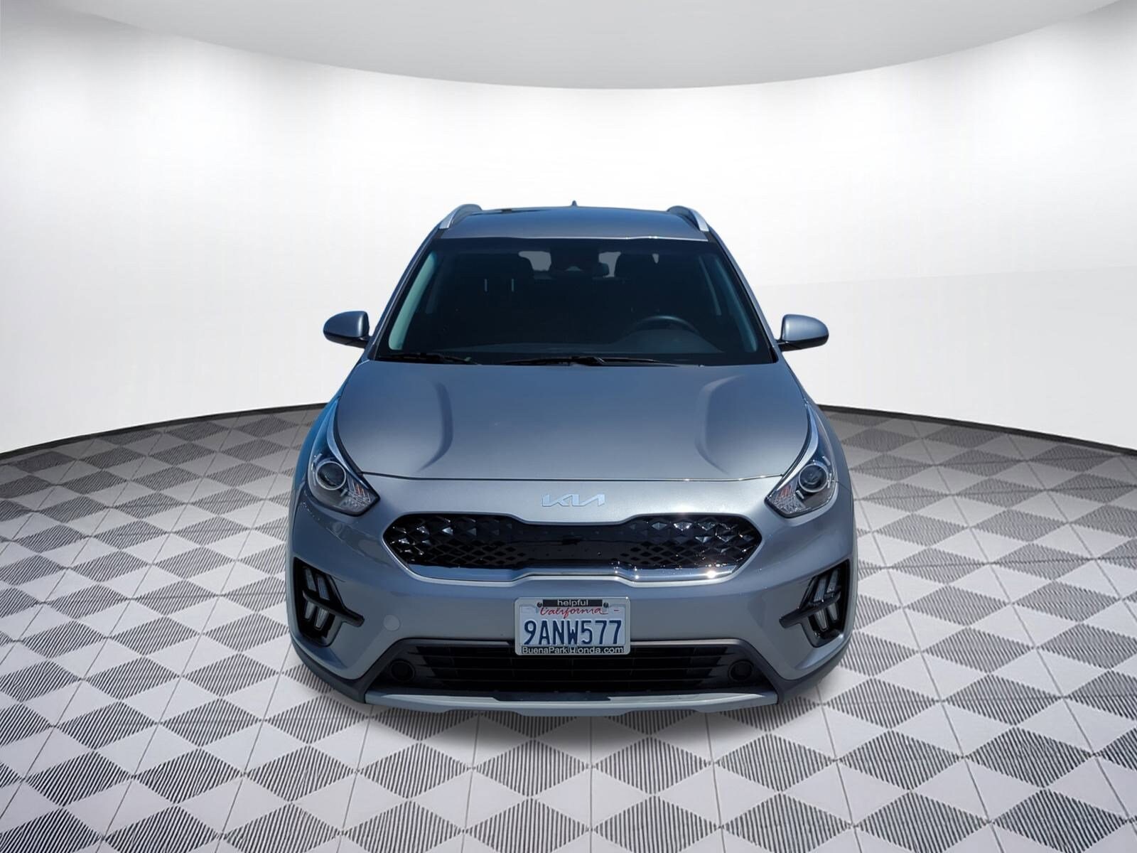 2022 Kia Niro LXS photo 2