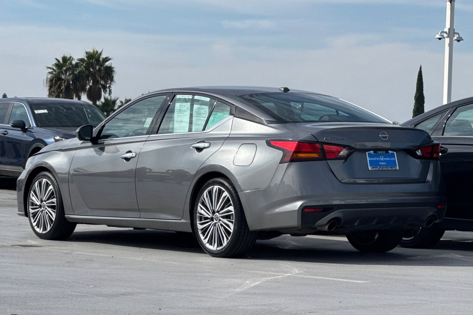 2023 Nissan Altima 2.5 SL photo 3