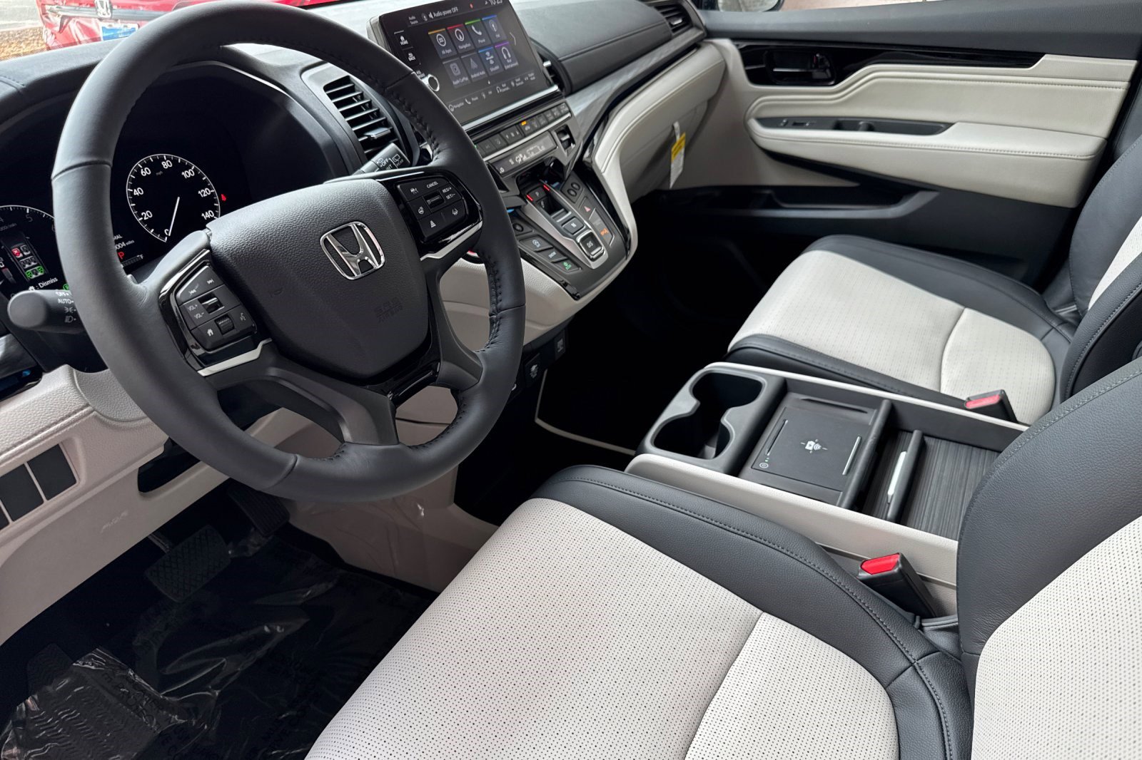 2026 Honda Odyssey Elite photo 4