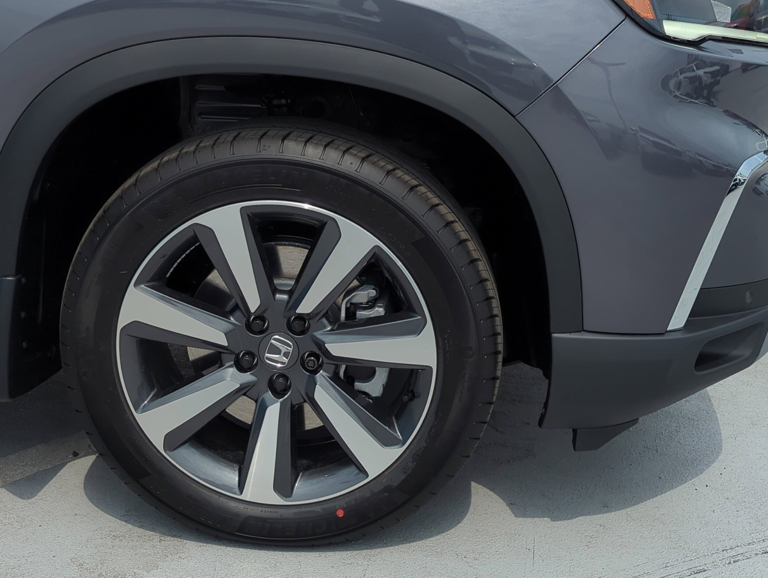 2025 Honda Pilot Touring photo 3