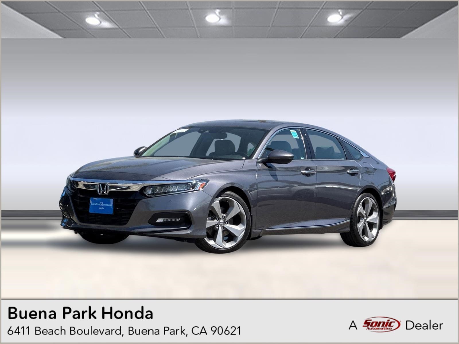 2018 Honda Accord 2.0T Touring Auto's photo