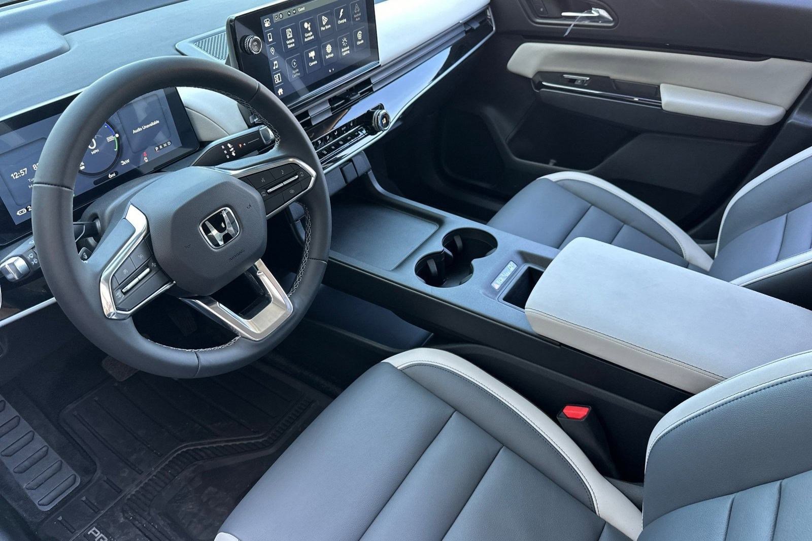 2025 Honda Prologue Touring photo 3