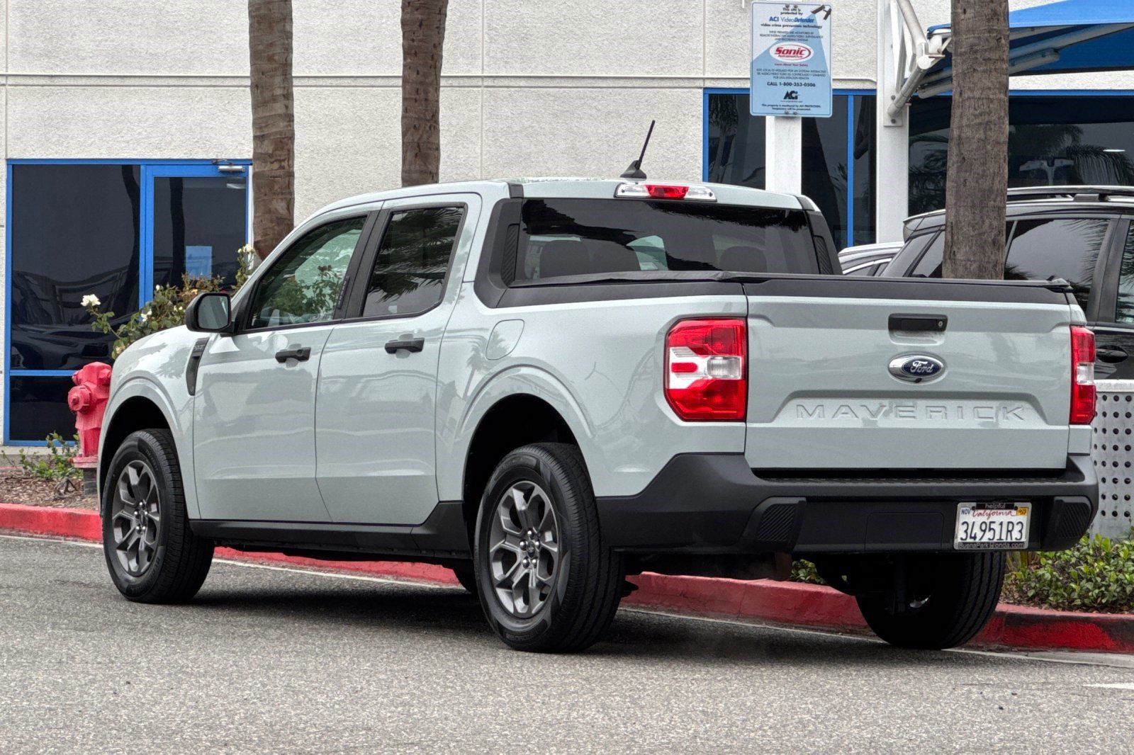 2022 Ford Maverick XLT photo 2